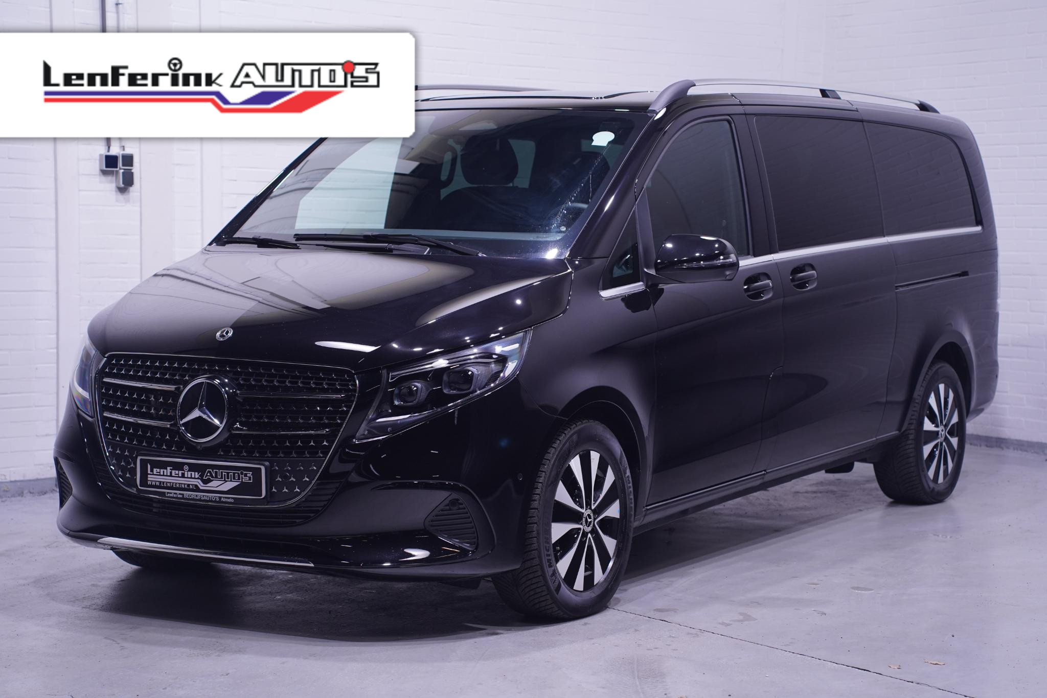 Mercedes-Benz V-Klasse V 300d Avantgarde Extra Lang L3 Dubbel Cabine 5-Zits Leder Zwart, LED Koplampen, 360 Camera, Navi
