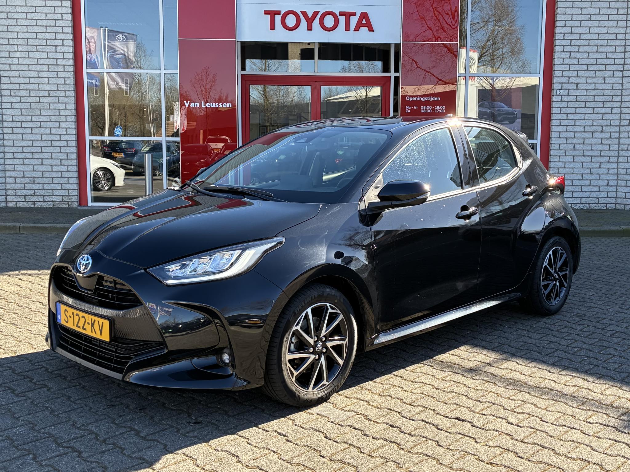 Toyota Yaris 1.5 HYBRID DYNAMIC APPLE/ANDROID KEYLESS CLIMA AD-CRUISE 16" LM-VELGEN NL-AUTO