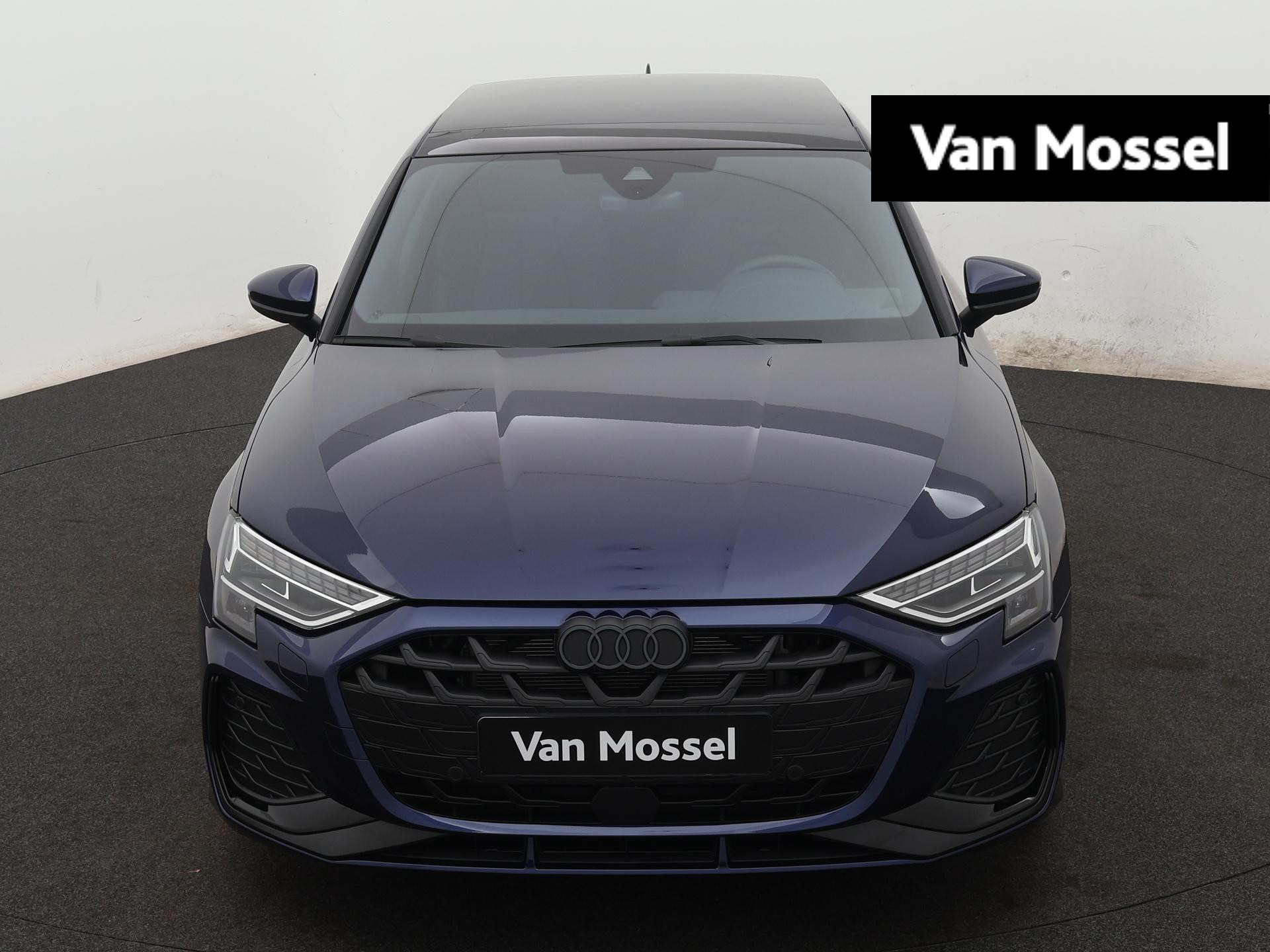 Audi A3 Sportback 35 TFSI S edition 150 PK | Demo | S-Line | Automaat | Camera | Panoramadak | SONOS | Ambient Licht Pakket Plus | Virtual Cockpit Plus | Parkeersensoren | Optiekpakket Zwart Plus |