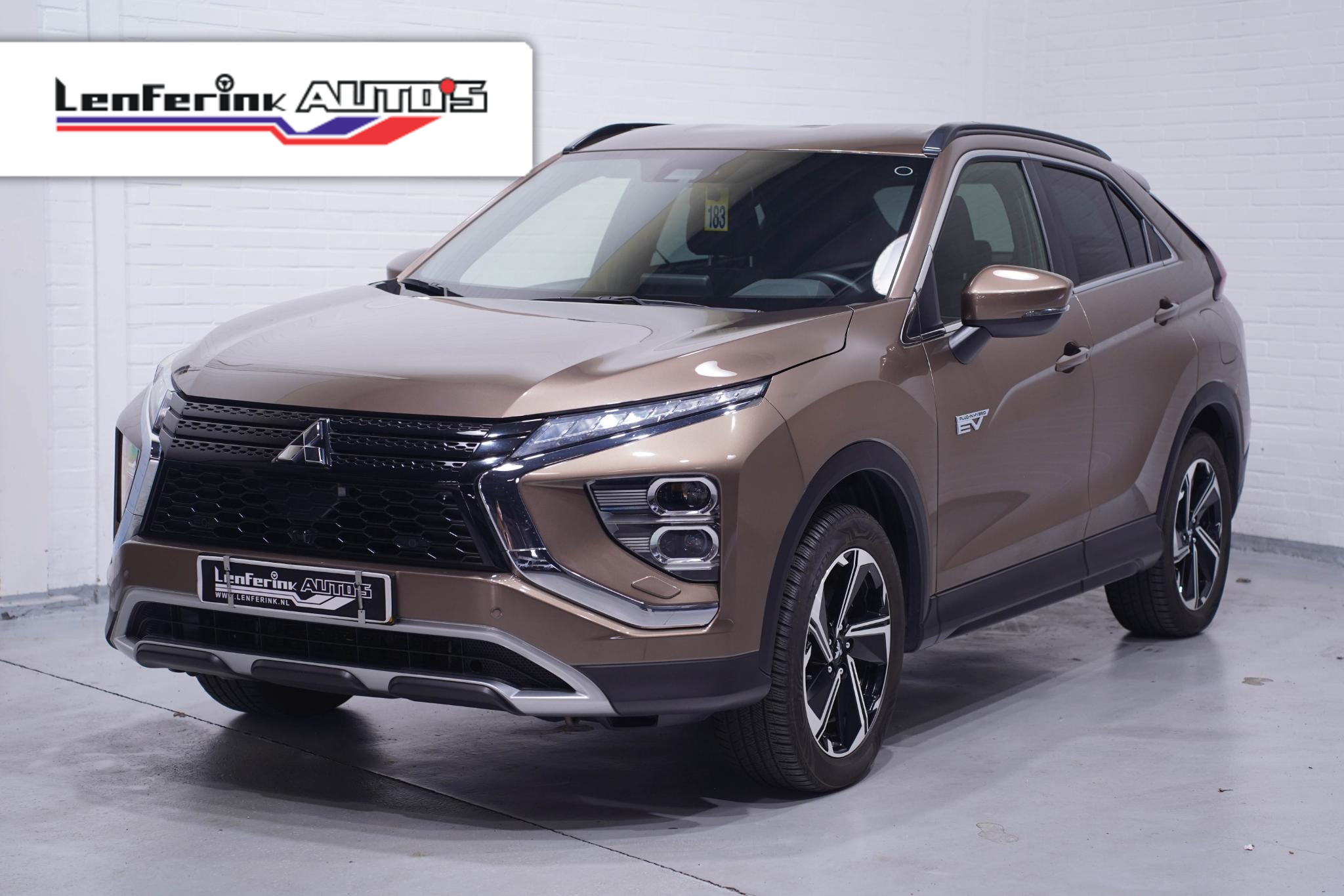 Mitsubishi Eclipse Cross 2.4 PHEV Intense+ Navi Camera Leder/alcantara Pdc Stoelverwarming
