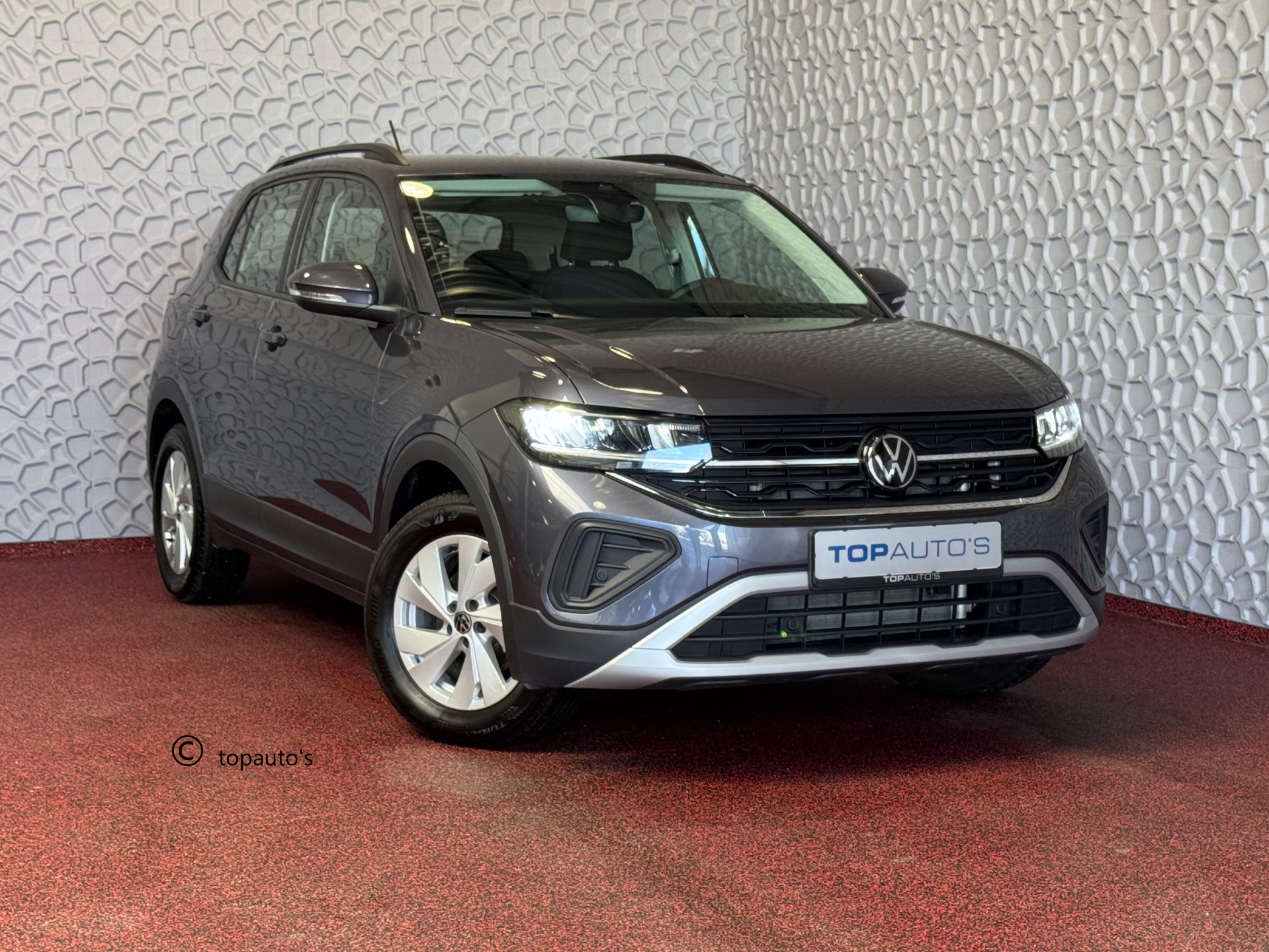 Volkswagen T-Cross DE VERNIEUWDE T-CROSS 116PK CAMERA VIR.COCKPIT STOELVERW. ADAP.CRUISE LMV CARPLAY 04/2024 "Volkswagen rijden begint bij Topautos.nl – 75 topmodellen direct op voorraad!"
