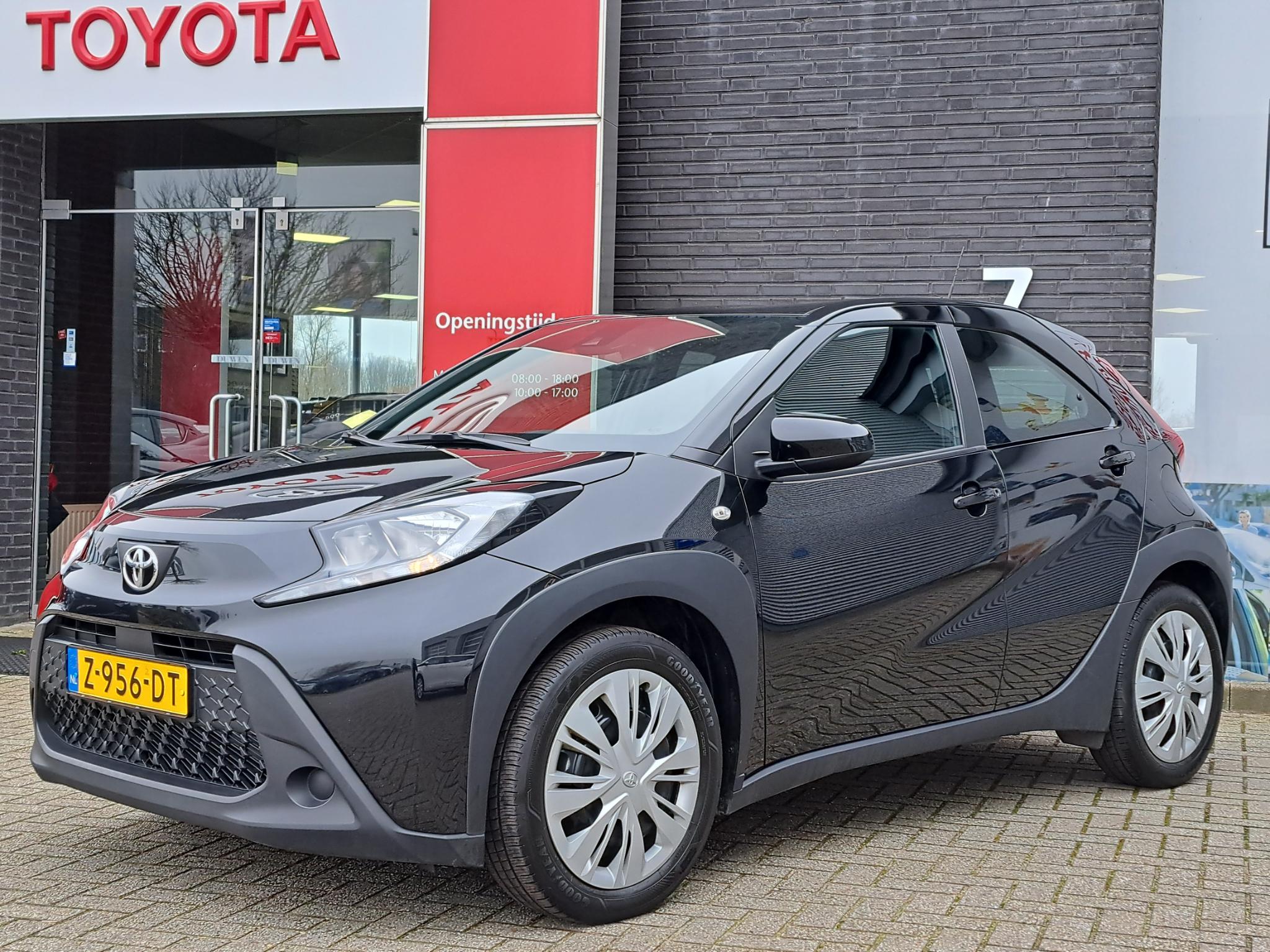 Toyota Aygo X PLAY AIRCO PARKEERCAMERA AD-CRUISE APPLE/ANDROID