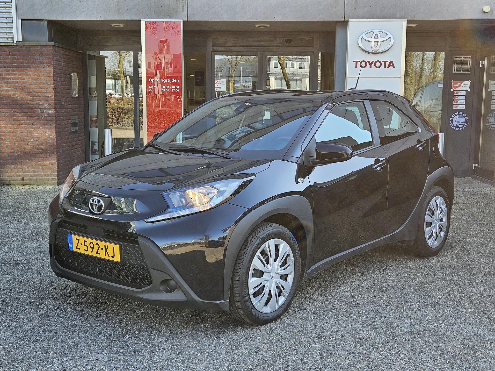 Toyota Aygo X PLAY 5-DEURS NL-AUTO APPLE/ANDROID DAB+ AD-CRUISE CAMERA AIRCO BLUETOOTH