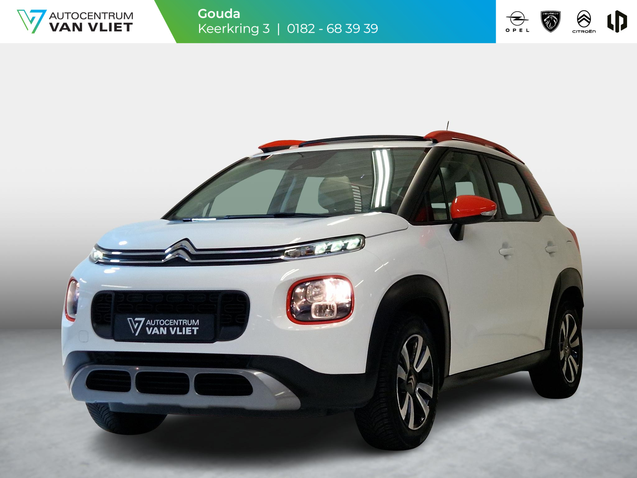 Citroën C3 Aircross 1.2 PureTech S&S Shine 130 PK | Automaat | Trekhaak | Elektrisch dakraam | Head Up Display | Navigatie