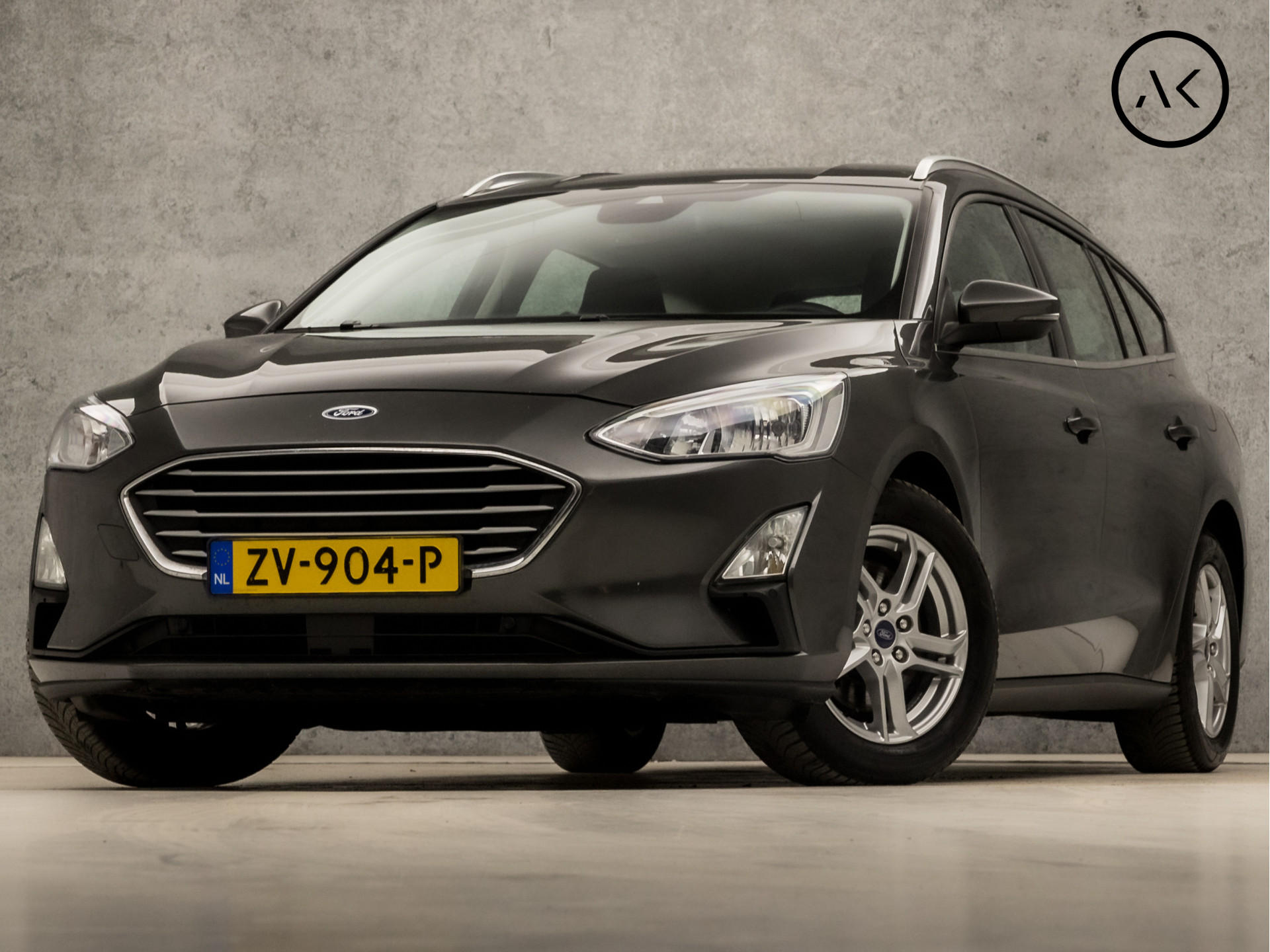 Ford Focus Wagon 1.0 EcoBoost ST Line (APPLE CARPLAY, GROOT NAVI, STUUR/STOELVERWARMING, CLIMATE, SPORTSTOELEN, PARKEERSENSOREN, KEYLESS, TREKHAAK, NIEUWSTAAT)