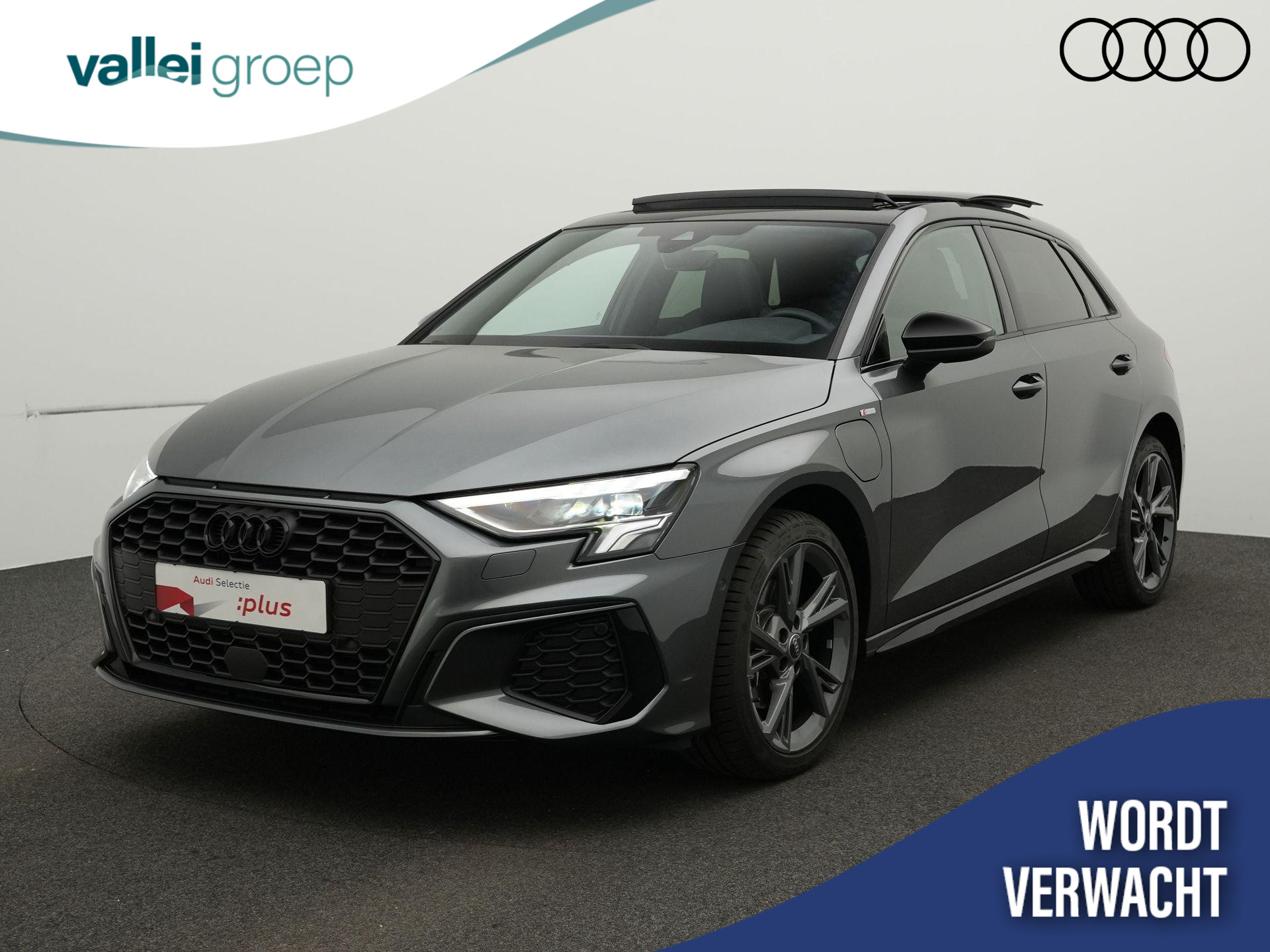 Audi A3 Sportback 40 TFSI e 204 pk S-tronic Edition | Panoramadak | Trekhaak | Adaptive cruise control | Stoelverwarming | Sportstoelen | Audi virtual cockpit plus
