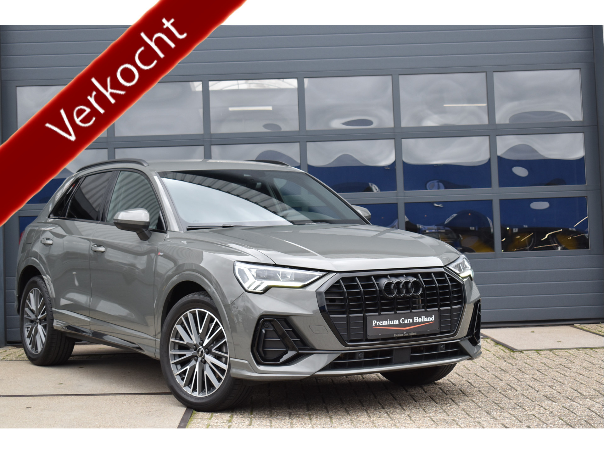 Audi Q3 45 TFSI e S-Line 245 Pk Black Ed Navi Camera Sfeer Matrix 19 Inch