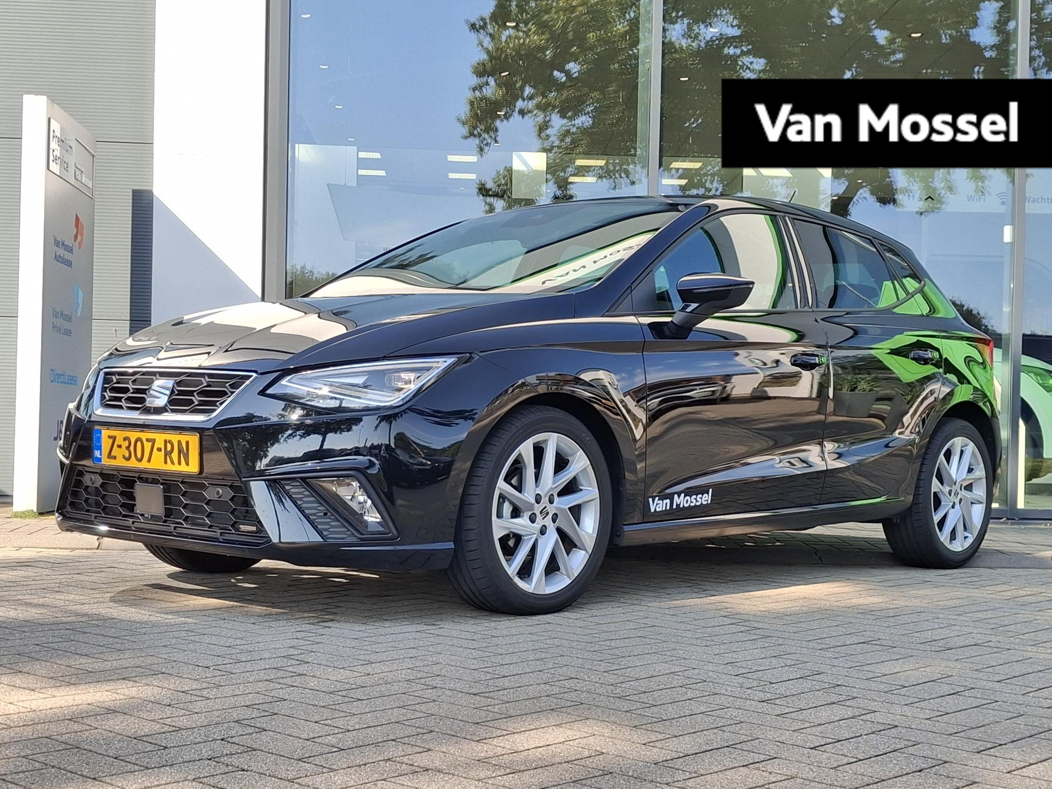 SEAT Ibiza 1.0 EcoTSI FR Business Connect 95 PK | Travel assist | Digital cockpit | Full Link | Stoelverwarming | Climate control | Adaptive cruise control |