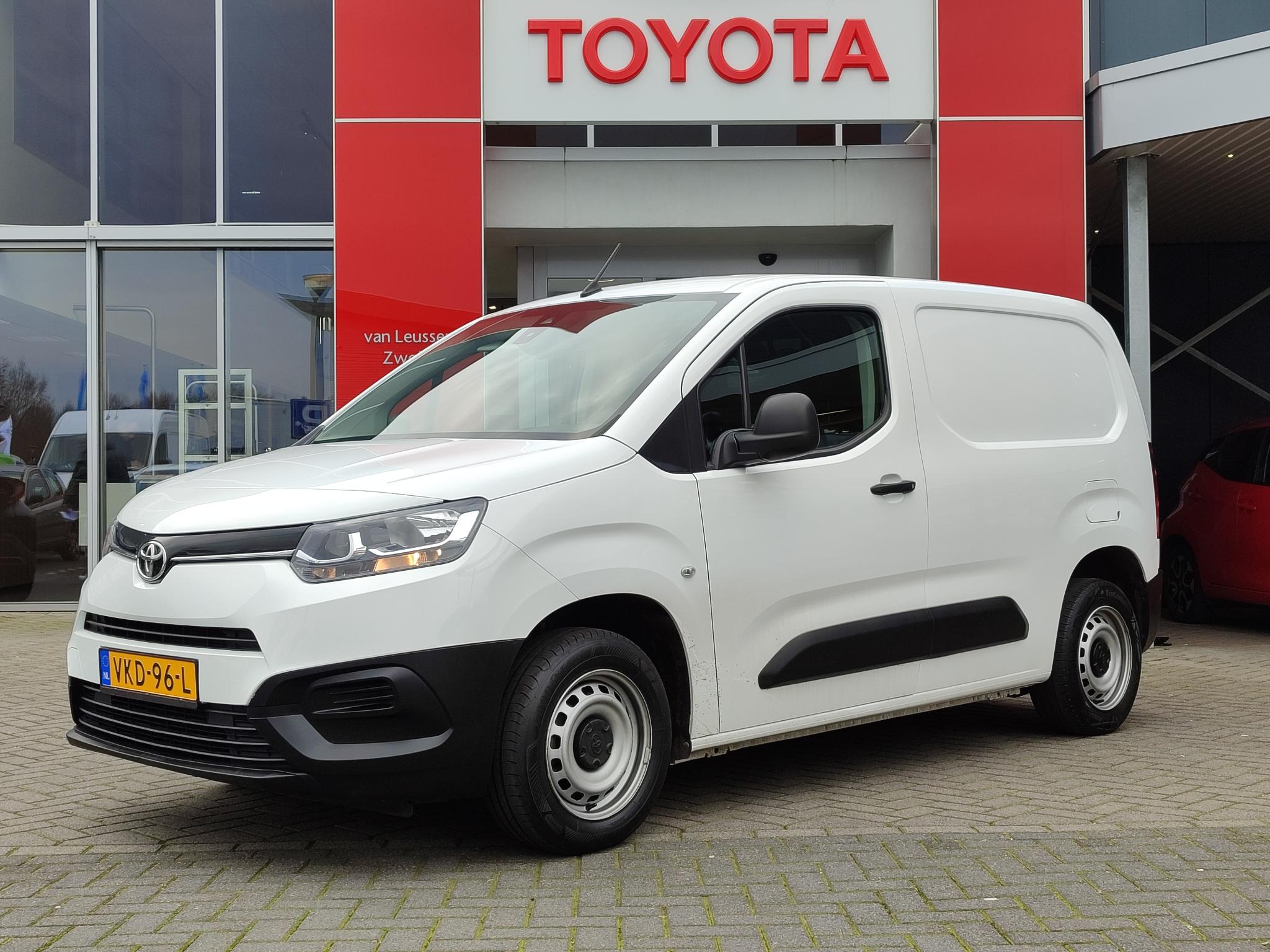 Toyota ProAce CITY 1.5 D-4D COOL COMFORT AIRCO CRUISE BLUETOOTH LAT-OM-LAT NL-AUTO