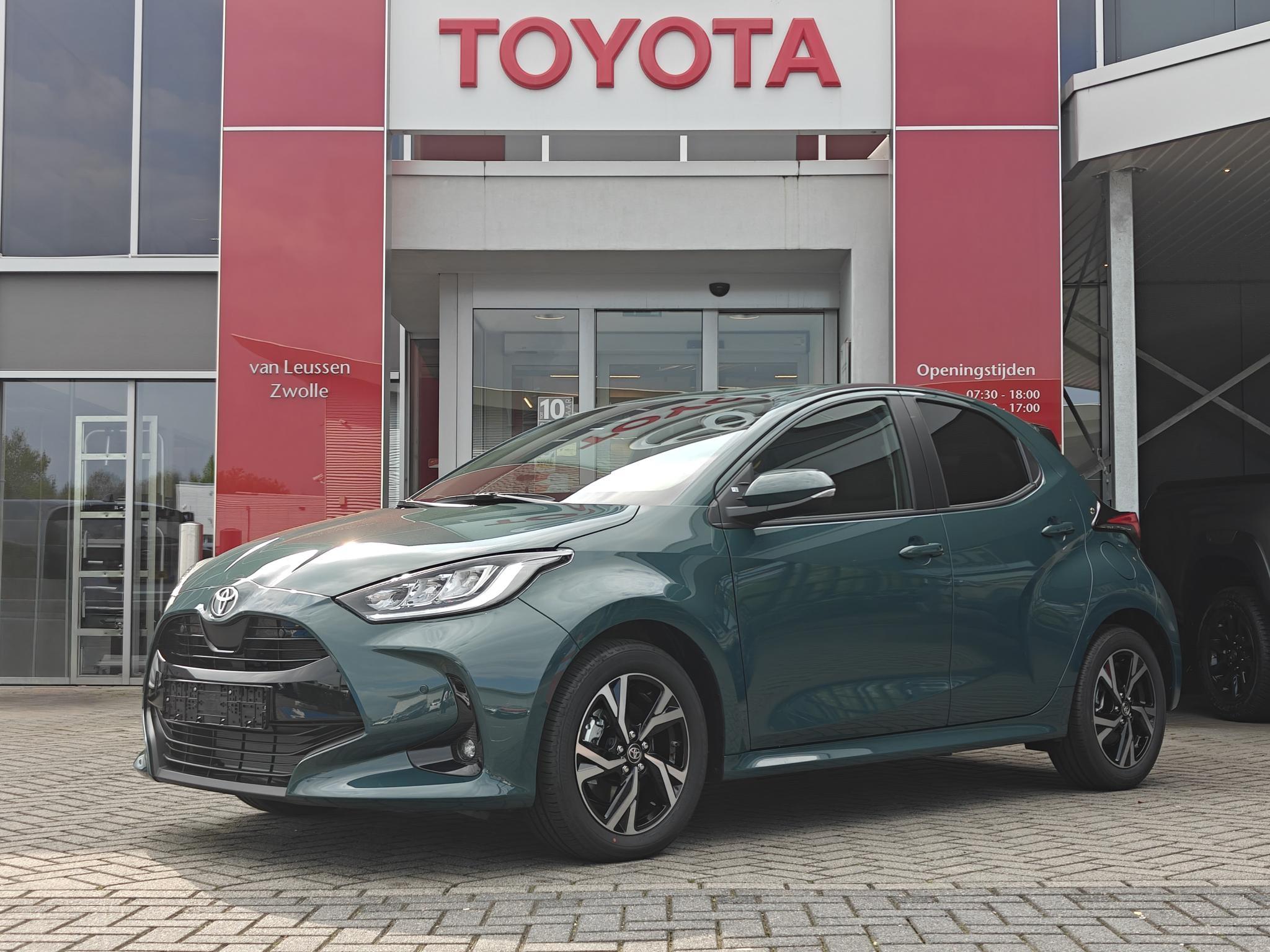 Toyota Yaris 1.5 HYBRID DYNAMIC NIEUW! COMFORT-PACK BLIND-SPOT STOELVERW. DRAADLOOS-LADEN-TEL ANDROID/APPLE PARKSENS. 16"LM-VELGEN