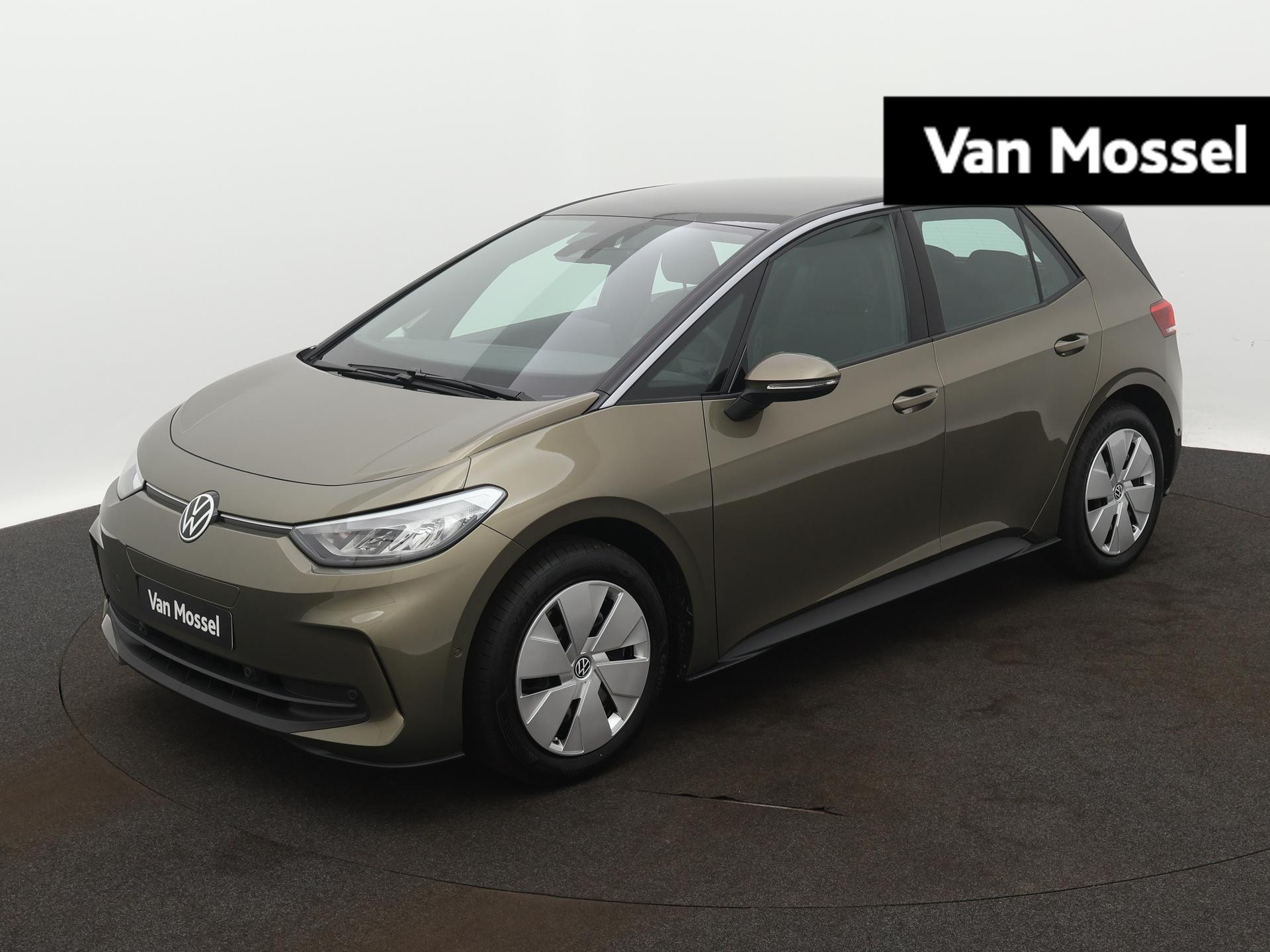 Volkswagen ID.3 Pure Oranje Edition 52 kWh 170 PK | Herwaardering | Steunhaak | Apple Carplay | Keyless access | Camera | Adaptieve cruise control | Android Auto | LED Koplampen | Parkeersensoren |