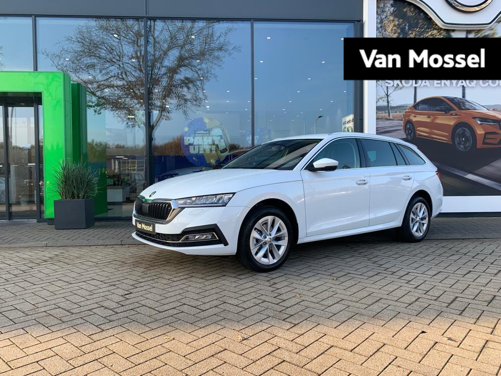 Škoda Octavia Combi 1.0 TSI Business Edition Plus 110 PK | LED Koplampen | Navigatie | Climate Control | Adaptive Cruise Control | Travel pakket | Apple Carplay/Android Auto | Elektrische achterklep | Privacy Glass | Parkeersensoren | Lichtmetalen velgen | PRIJS = NETTO RIJKLAAR! | Direct leverbaar! |