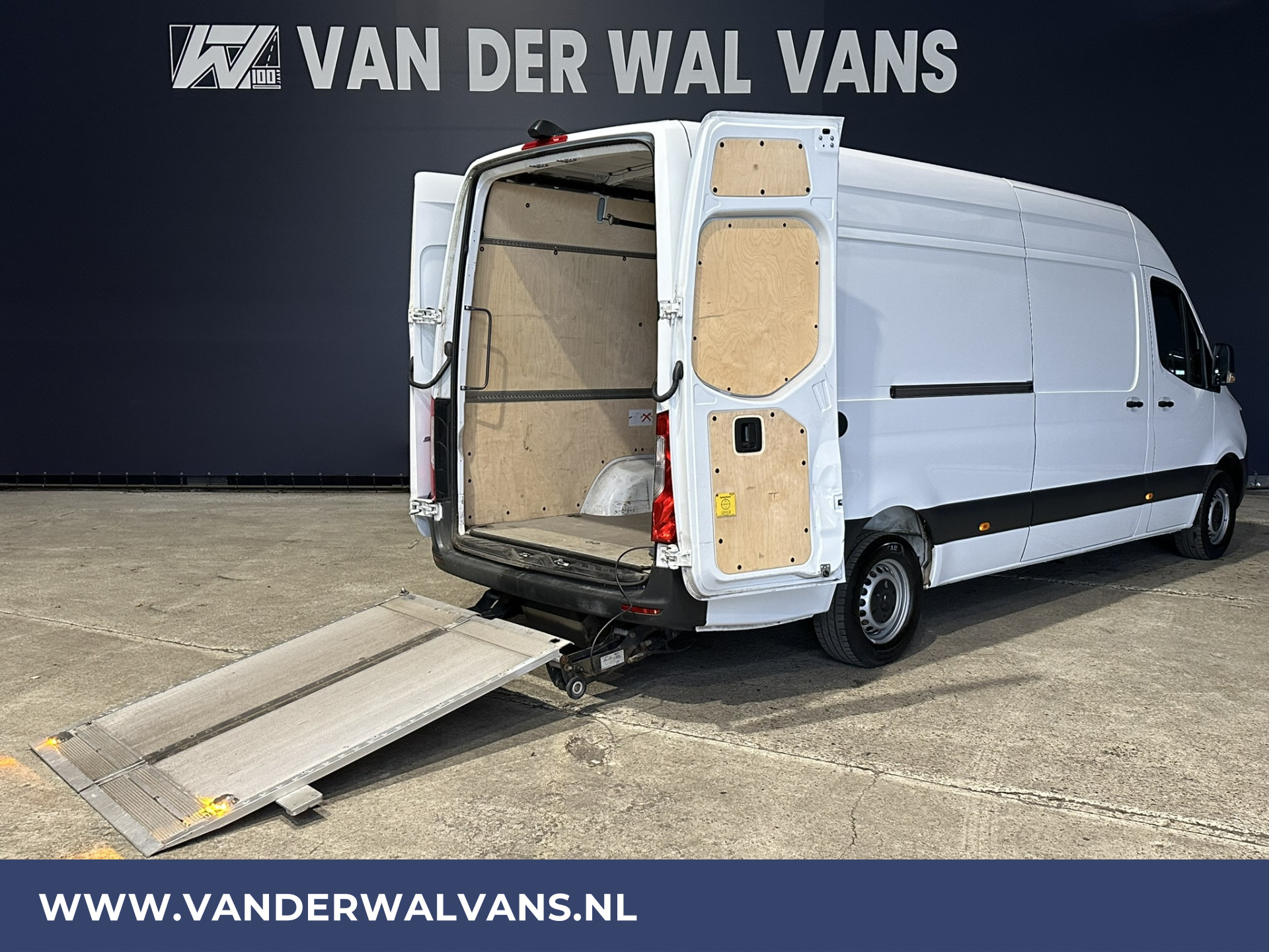 Mercedes-Benz Sprinter 316 CDI 164pk L3H2 *Laadklep* Euro6 Airco | Camera | Navigatie | Apple Carplay Android Auto, Stoelverwarming, Bijrijdersbank