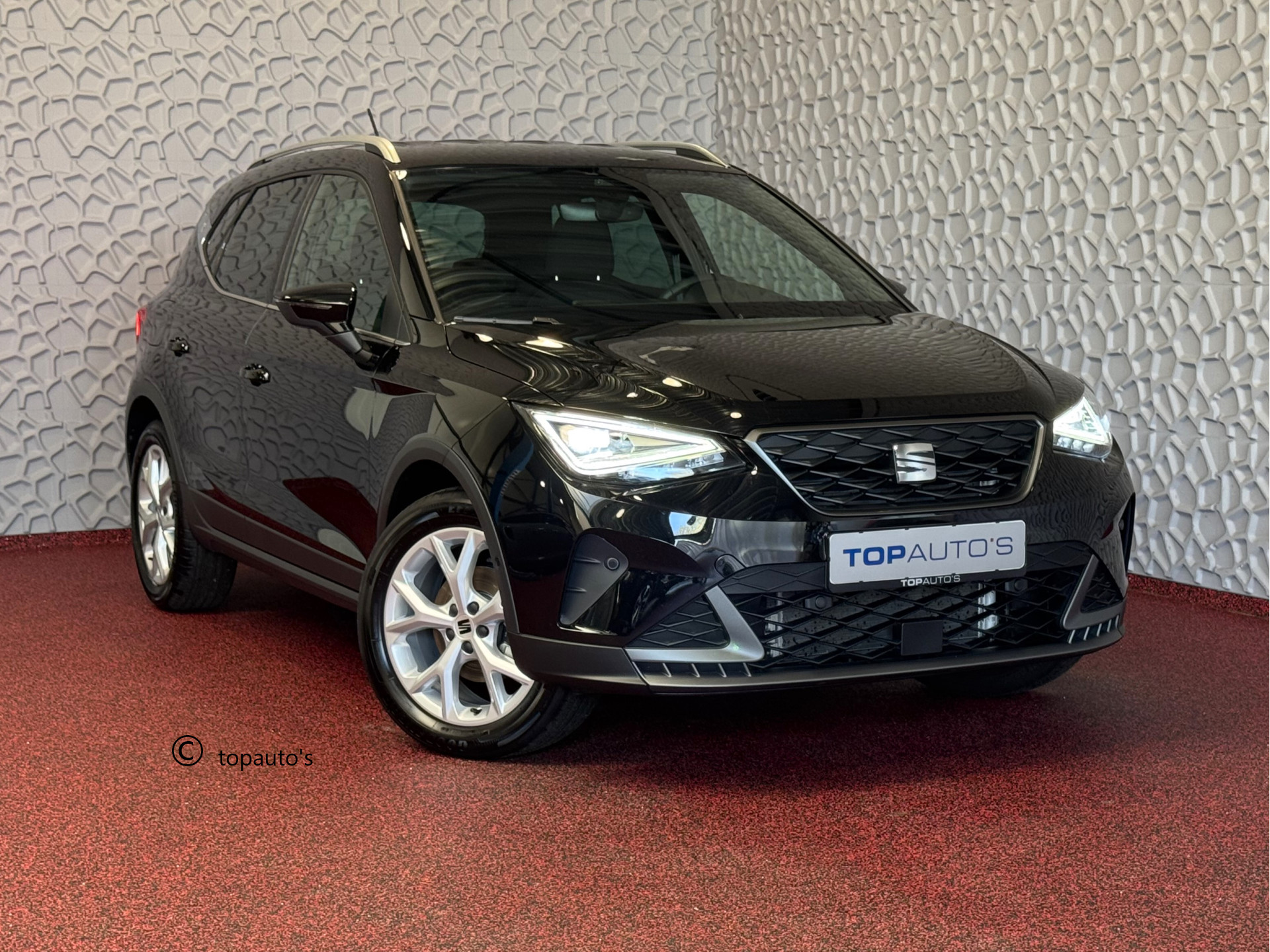 SEAT Arona TSI FR BI-COLOR 115PK LED VIR.COCKPIT CAMERA ADAP.CRUISE 17''LMV 07/2024