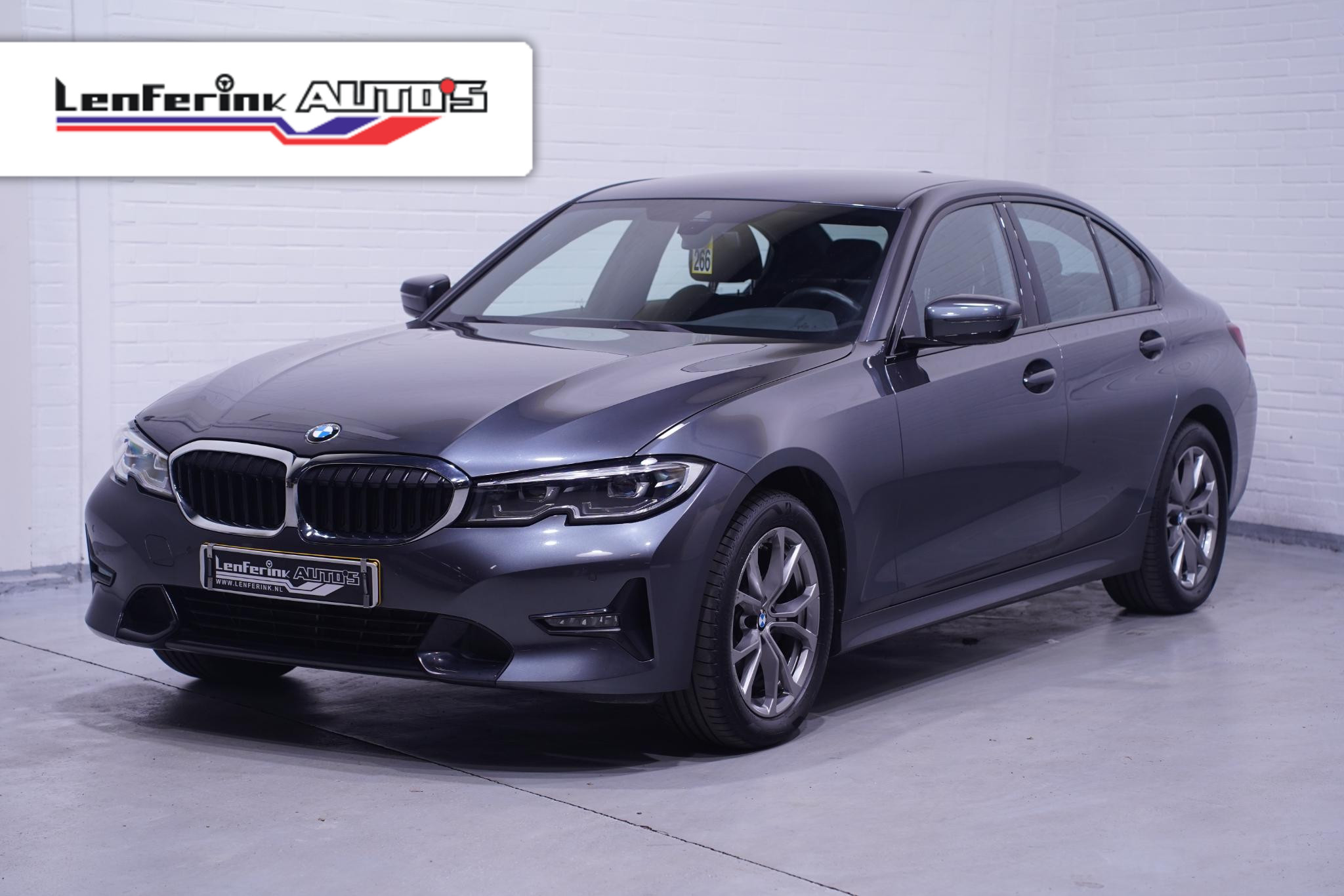 BMW 3 Serie 320i Sport Line Led koplampen Apple Carplay Leder Memory Stoelverwarming 1e Eigenaar NAP