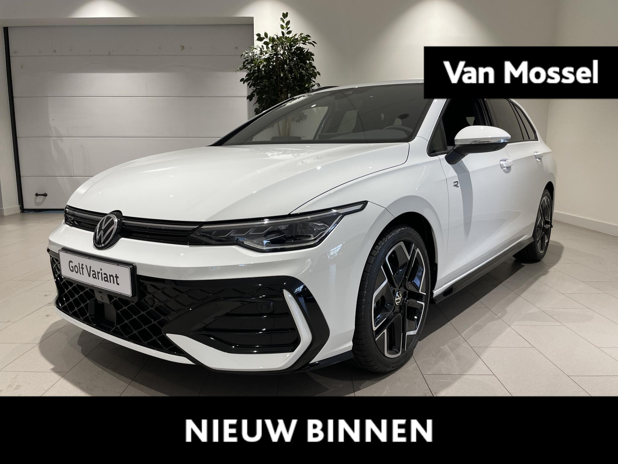 Volkswagen Golf Variant 1.5 eTSI R-Line Edition 116 PK | Automaat | Apple Carplay | 360 Camera | Stoelverwarming | Keyless | Stuurwielverwarming | Elektrische Achterklep | Parkeersensoren | Adaptive Cruise Control |