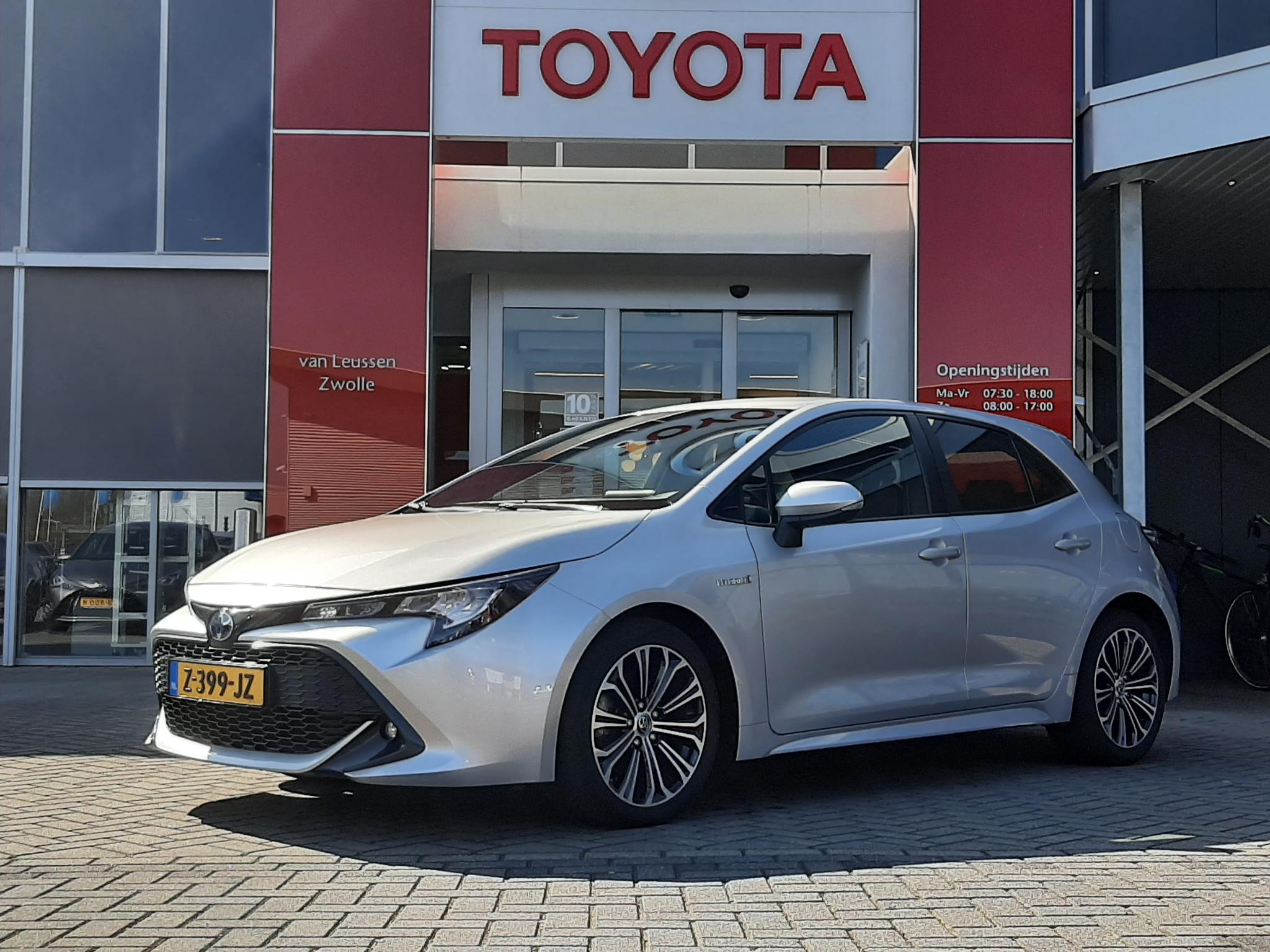 Toyota Corolla 2.0 HYBRID 184PK BUSINESS 5-DEURS NAVI STOELVERWARMING 17"LM-VELGEN CAMERA AD-CRUISE