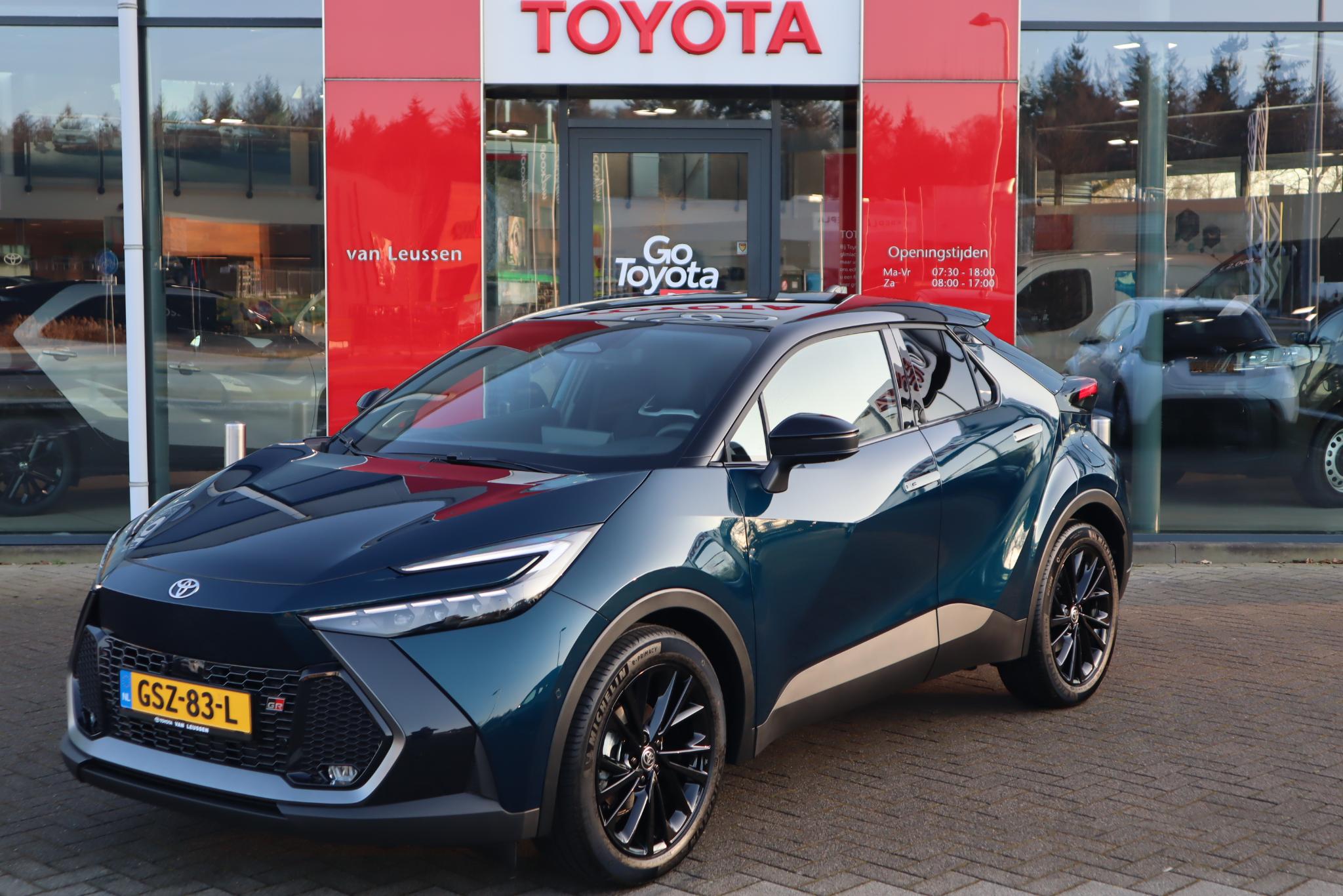 Toyota C-HR 2.0 HYBRID 200 GR-SPORT PLUS NIEUW! NEXT GEN-PACK JBL PANODAK HEAD-UP MEMORY-SEAT 360GR-CAM NL-AUTO