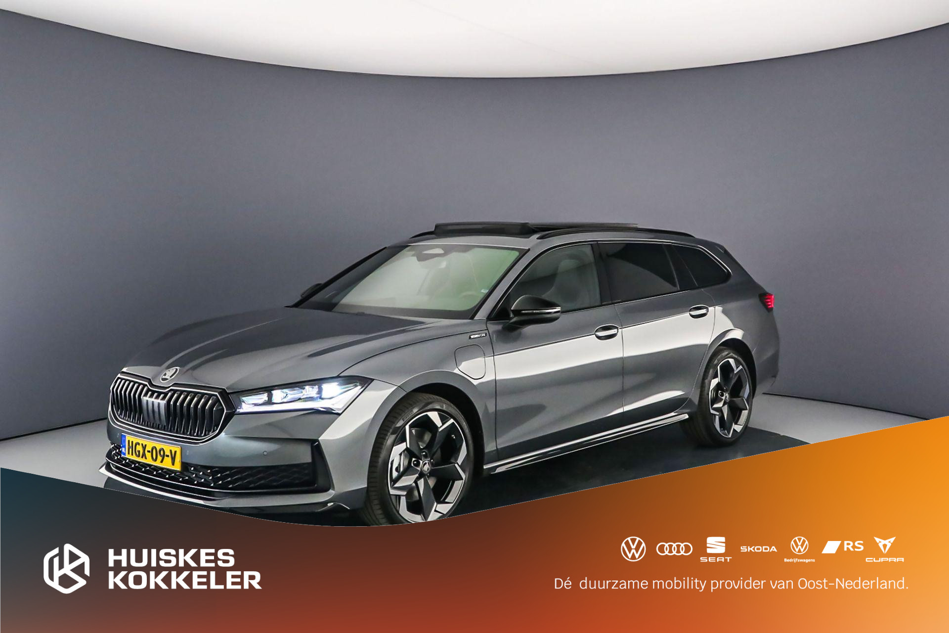 Škoda Superb Combi Business Edition 1.5 TSI PHEV 204pk DSG Automaat Trekhaak, Panoramadak, Head up display, Adaptive cruise control, Navigatie, Achteruitrijcamera, LED matrix koplampen