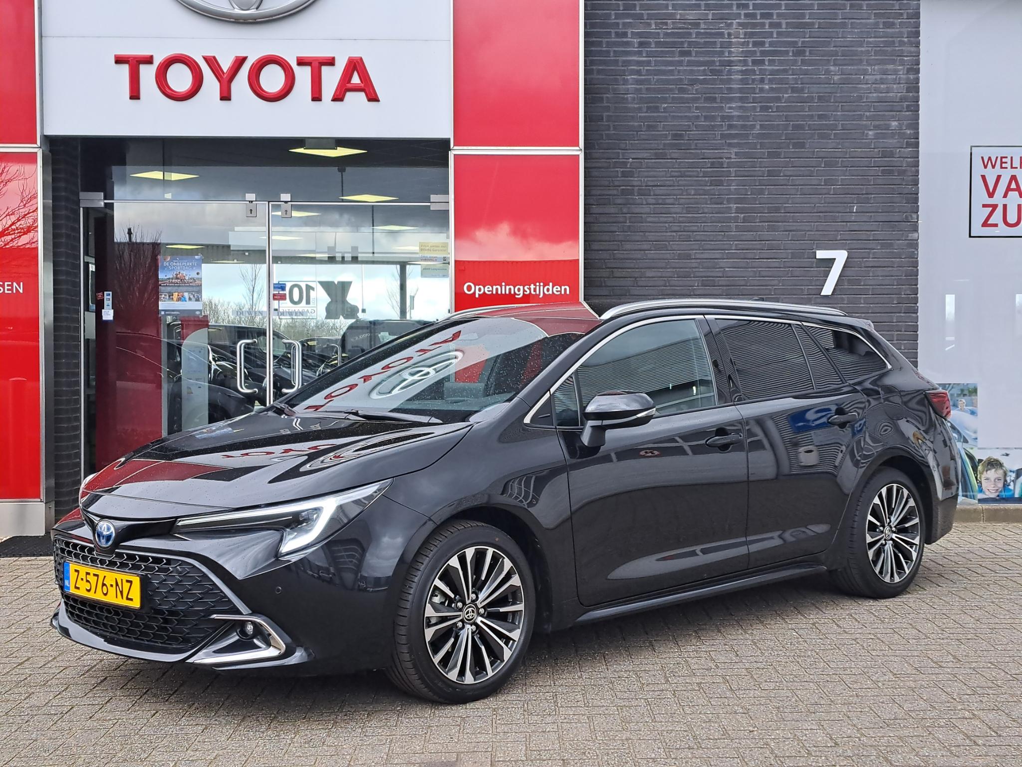 Toyota Corolla Touring Sports Hybrid 140 Dynamic KEYLESS EL-ACHTERKLEP STOELVERW. AD-CRUISE LM-VELGEN NAVI P-SENSOREN NL-AUTO