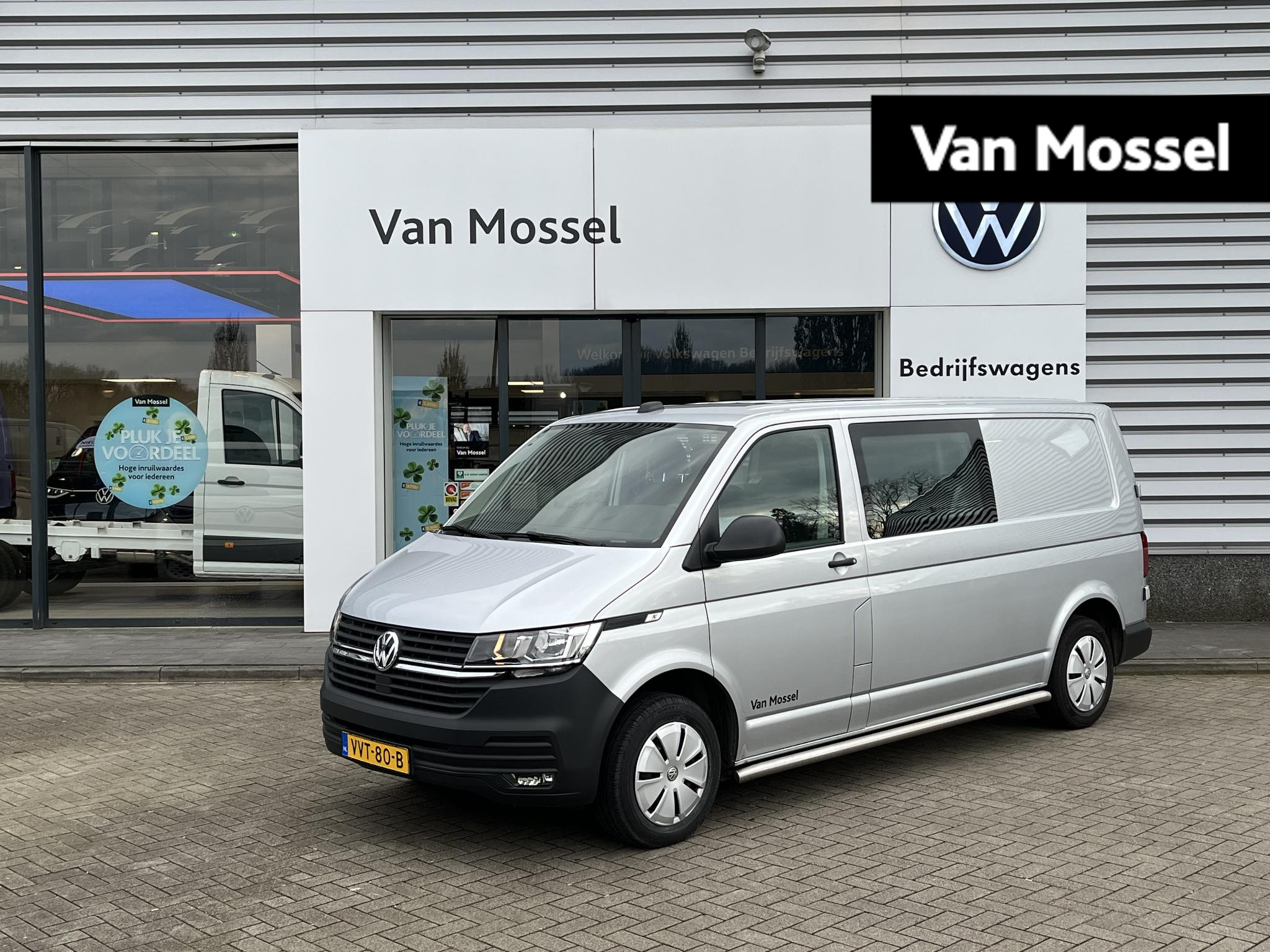 Volkswagen Transporter 2.0 TDI L2H1 | Airco | Trekhaak | Achteruitrijcamera | Navigatie | Parkeerhulp achter | Cruise control | Dubbele cabine |
