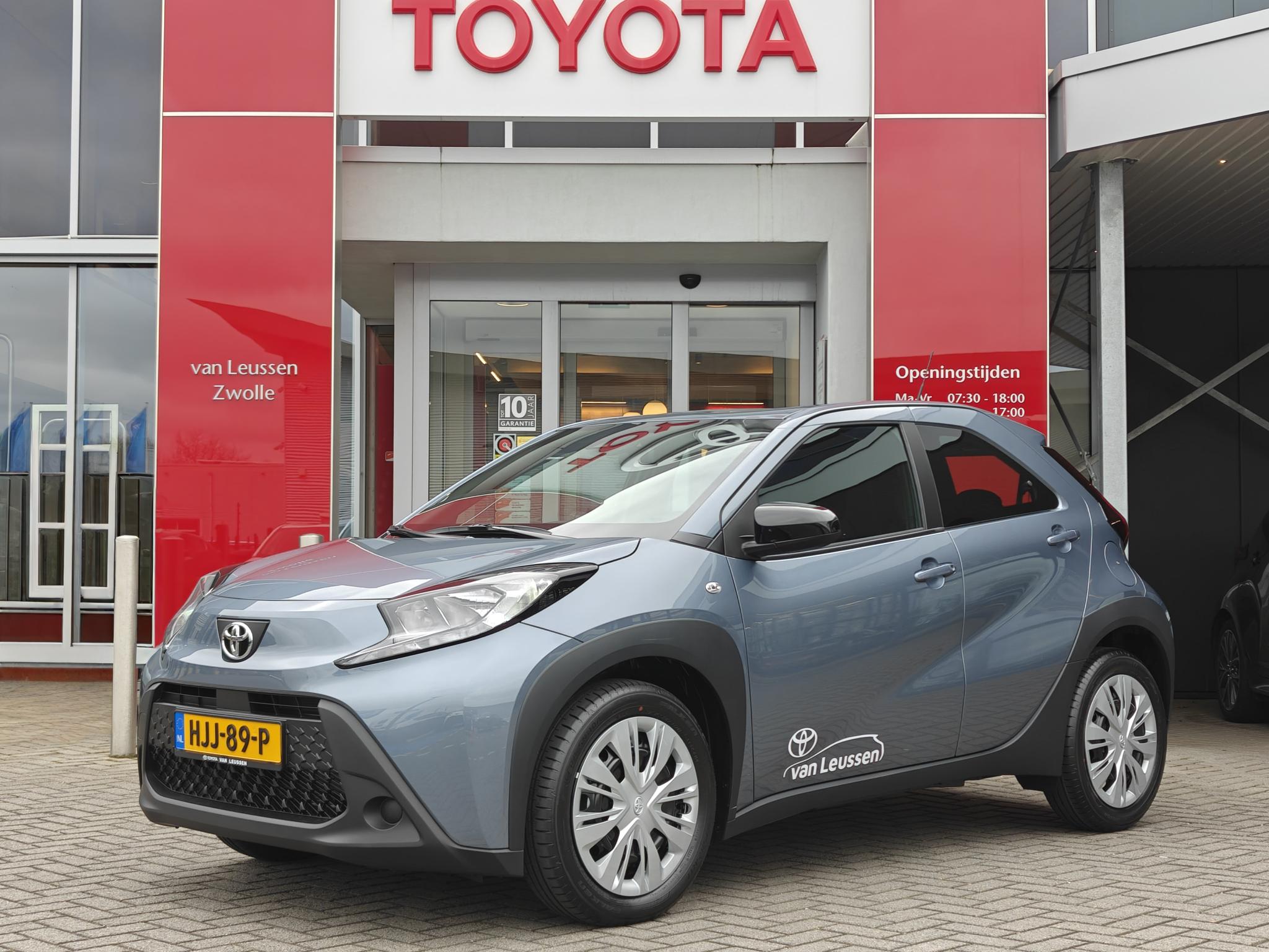 Toyota Aygo X PLAY AUTOMAAT ACHTERCAM CRUISE APPLE/ANDROID NIEUW DIRECT RIJDEN
