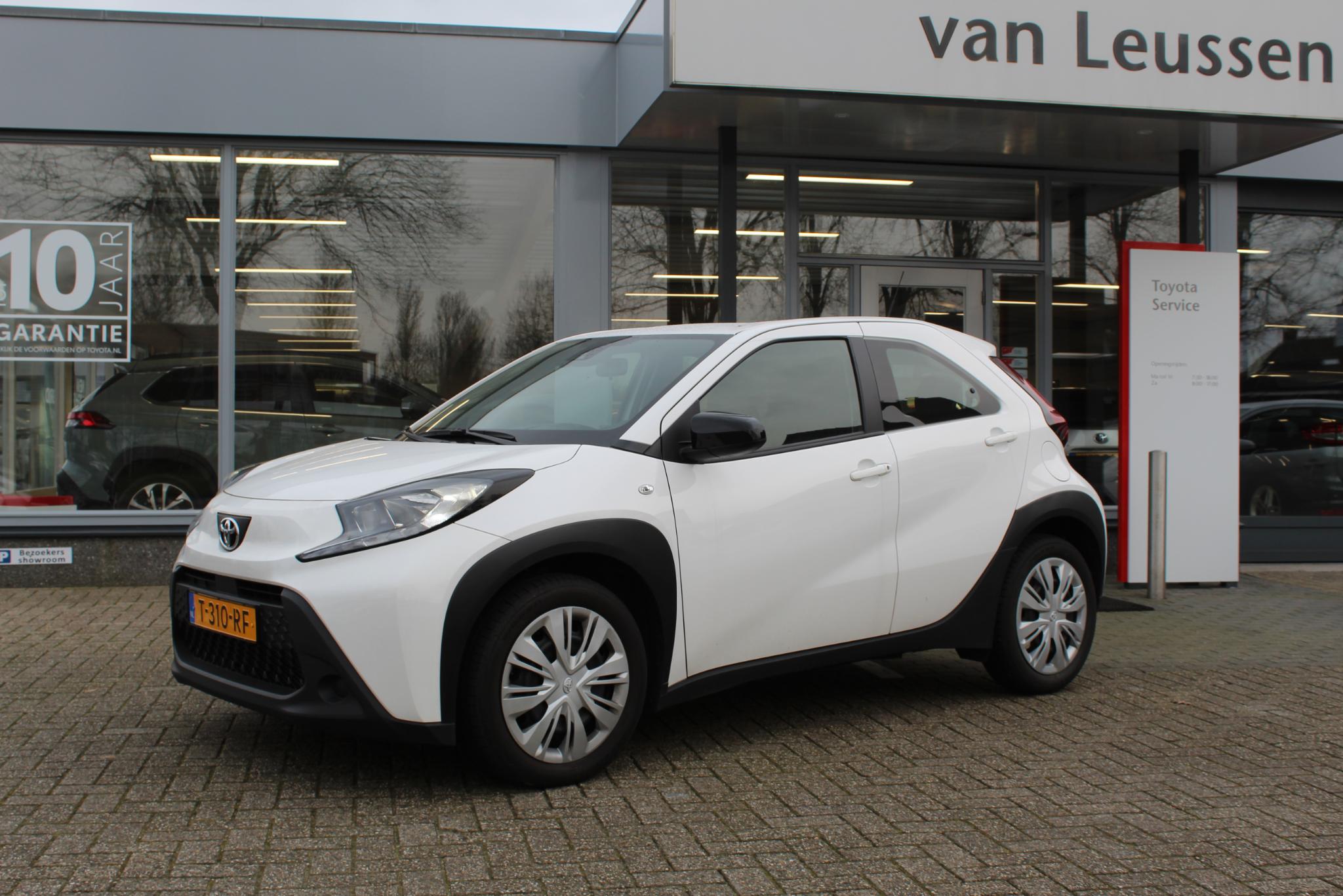 Toyota Aygo X PLAY AD-CRUISE APPLE/ANDROID AIRCO EL-RAMEN