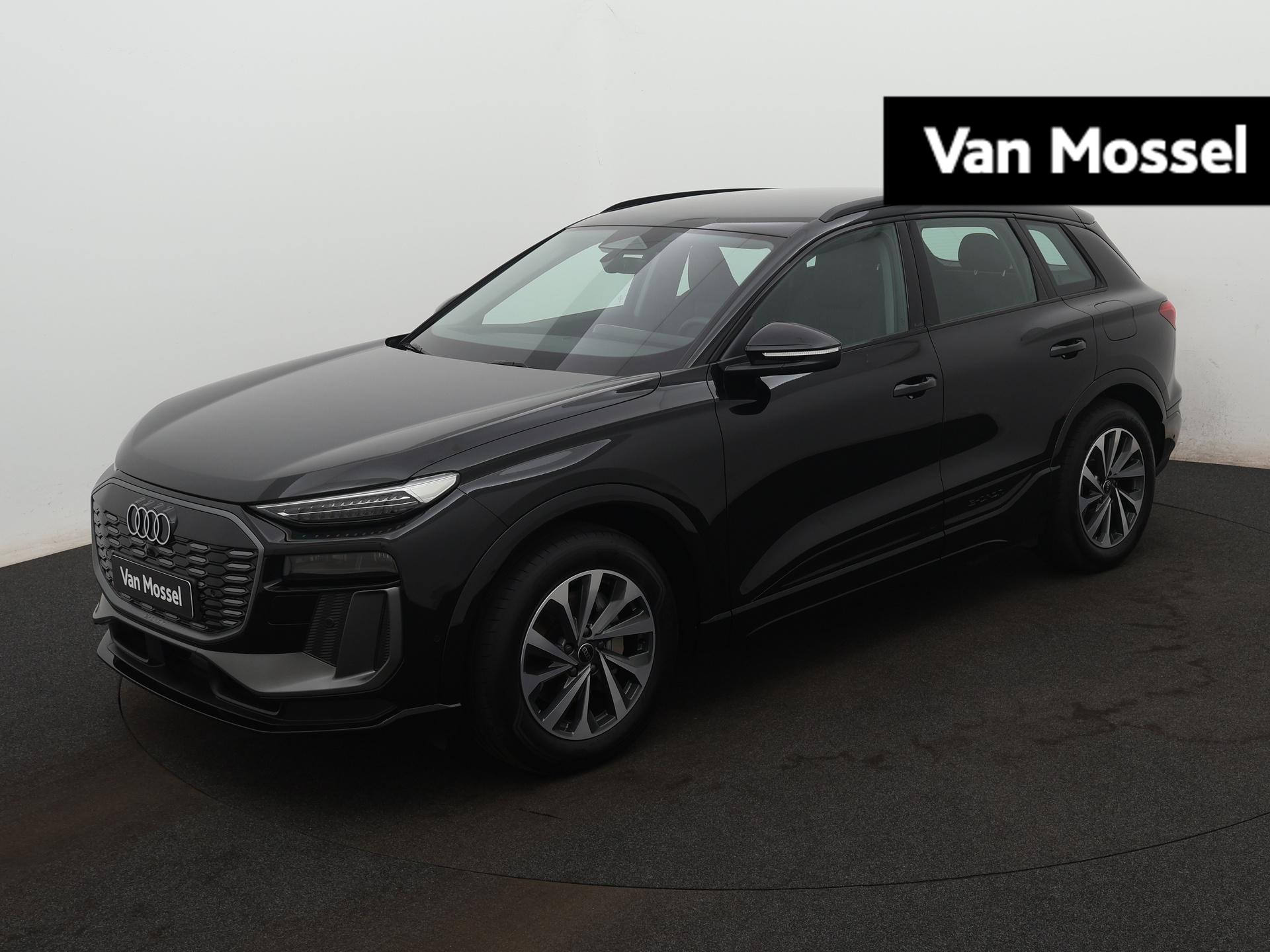 Audi Q6 e-tron Advanced edition performance 100 kWh | Nu tijdelijk een e-premie van €2.000,- | Navigatie | Camera | Adaptive Cruise Control | Climate Control | Stoelverwarming | Lederen - kunstlederen stoelen | Virtual Cockpit | LED | Lichtmetalen velgen | Warmtepomp | Sportstoelen | MMI bijrijdersscherm |