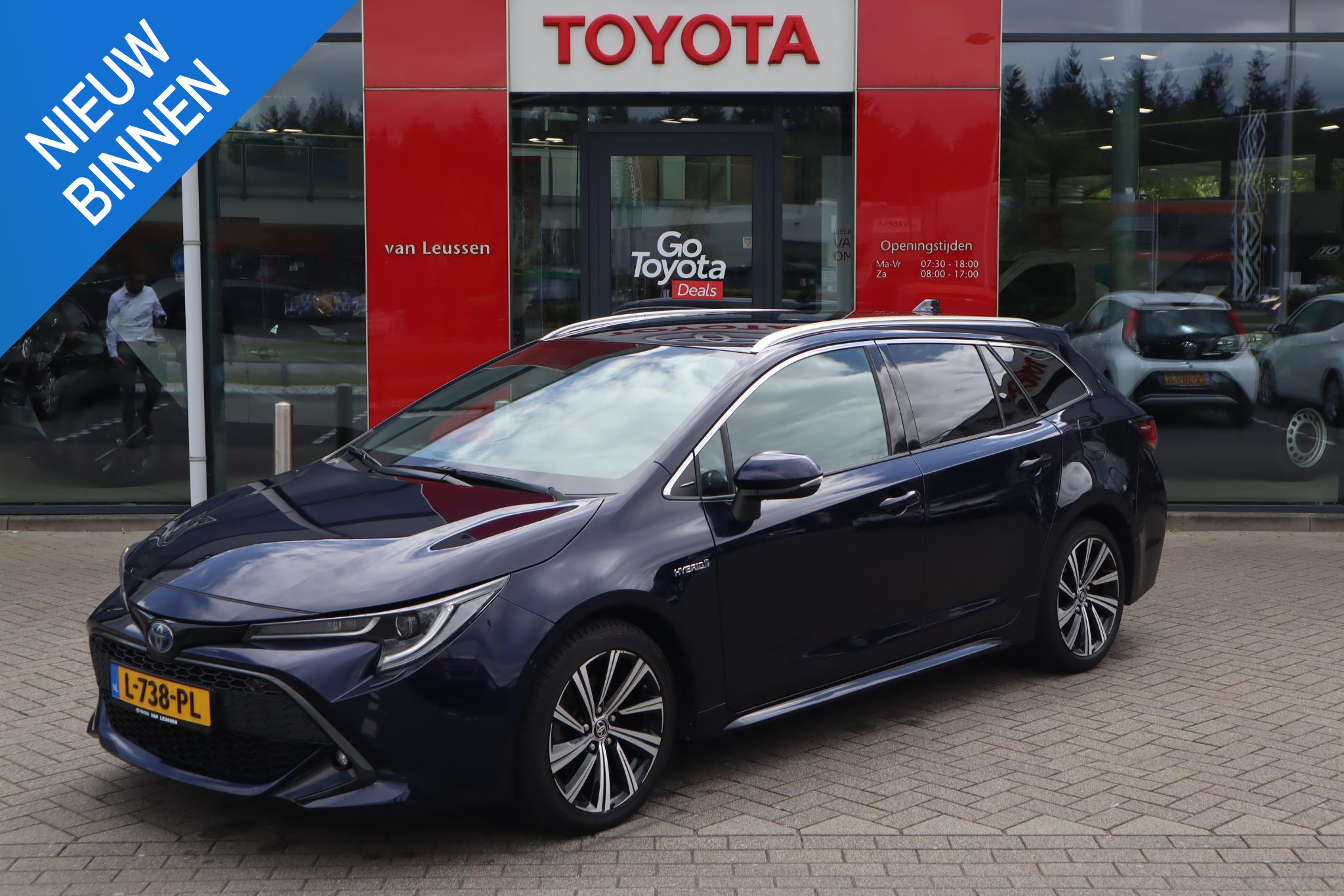 Toyota Corolla Touring Sports 1.8 HYBRID DYNAMIC APPLE/ANDROID LED-PAKKET 17"LMV PRIVACY-GLASS KEYLESS HALF-LEDER AD-CRUISE CAMERA