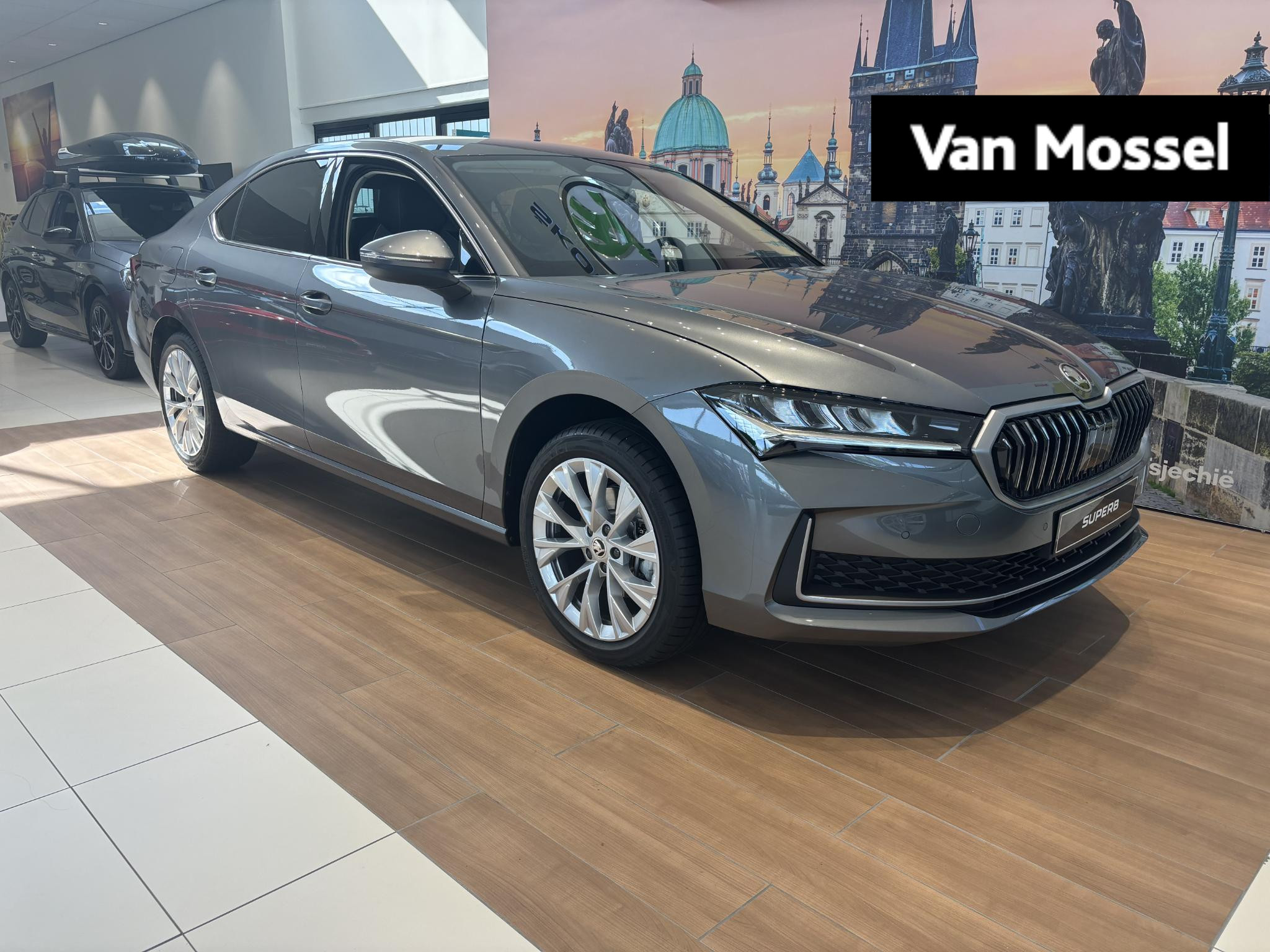 Škoda Superb 1.5 TSI MHEV First Edition 150 PK | Automaat | LED Koplampen | Navigatie | Trekhaak | Lounge interieur | Chrome-pakket | Achteruitrijcamera | Climate Control | Apple Carplay/Android Auto | Adaptive Cruise Control | Parkeersensoren | Privacy Glass | Stoelverwarming | Lichtmetalen velgen | € 2.000,- inruilpremie! | Direct leverbaar! |