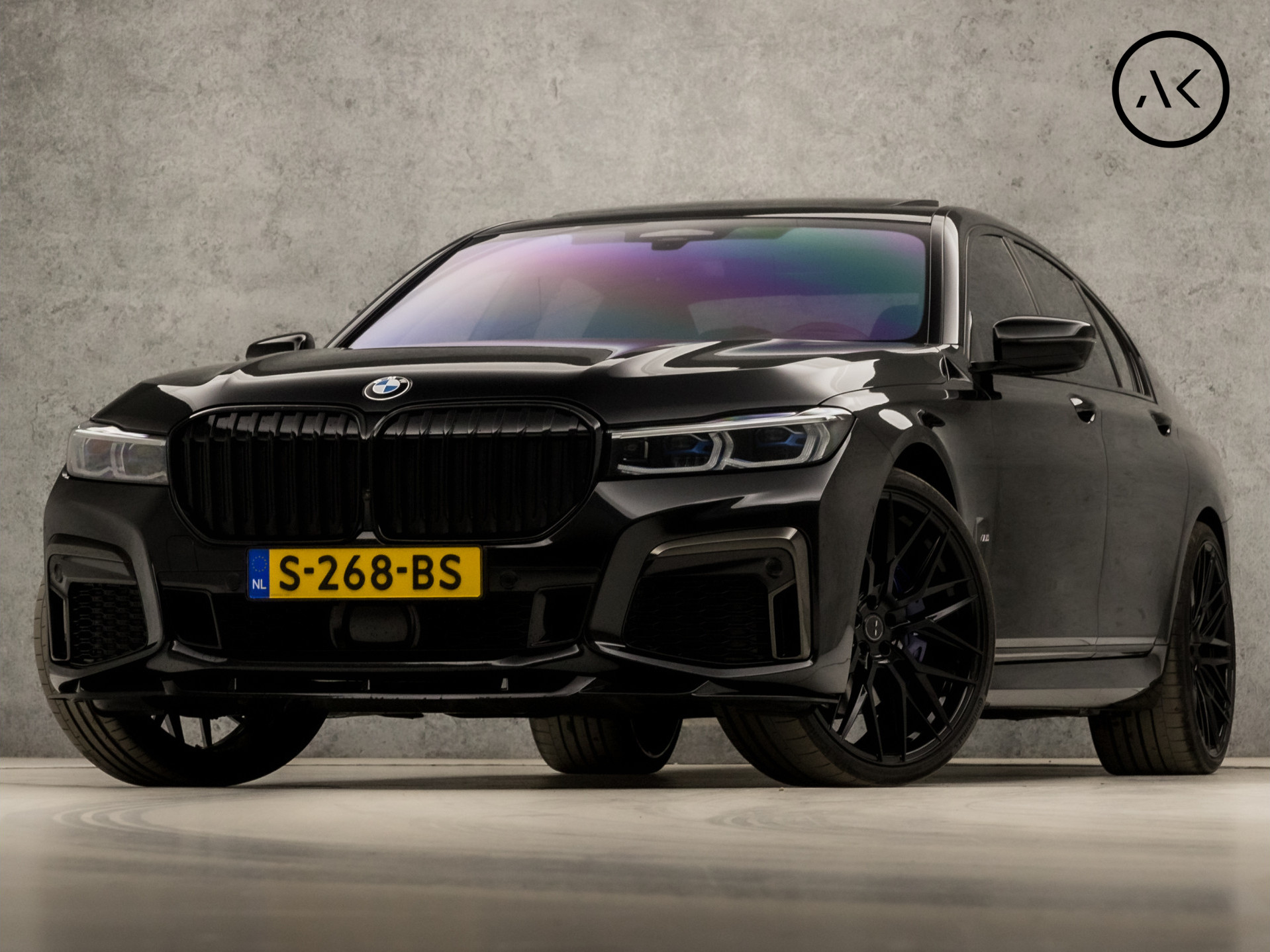 BMW 7 Serie 740d xDrive M Sport High Executive 351Pk automaat (SCHUIFDAK, APPLE CARPLAY, BMW PREMIUM GARANTIE, ALARM KLASSE 5, LUCHTVERING, COMFORTSTOELEN MET MASSAGE, DISPLAY KEY, SFEERVERLICHTING, SOFTCLOSE, LASER LED, HEAD-UP DISPLAY,