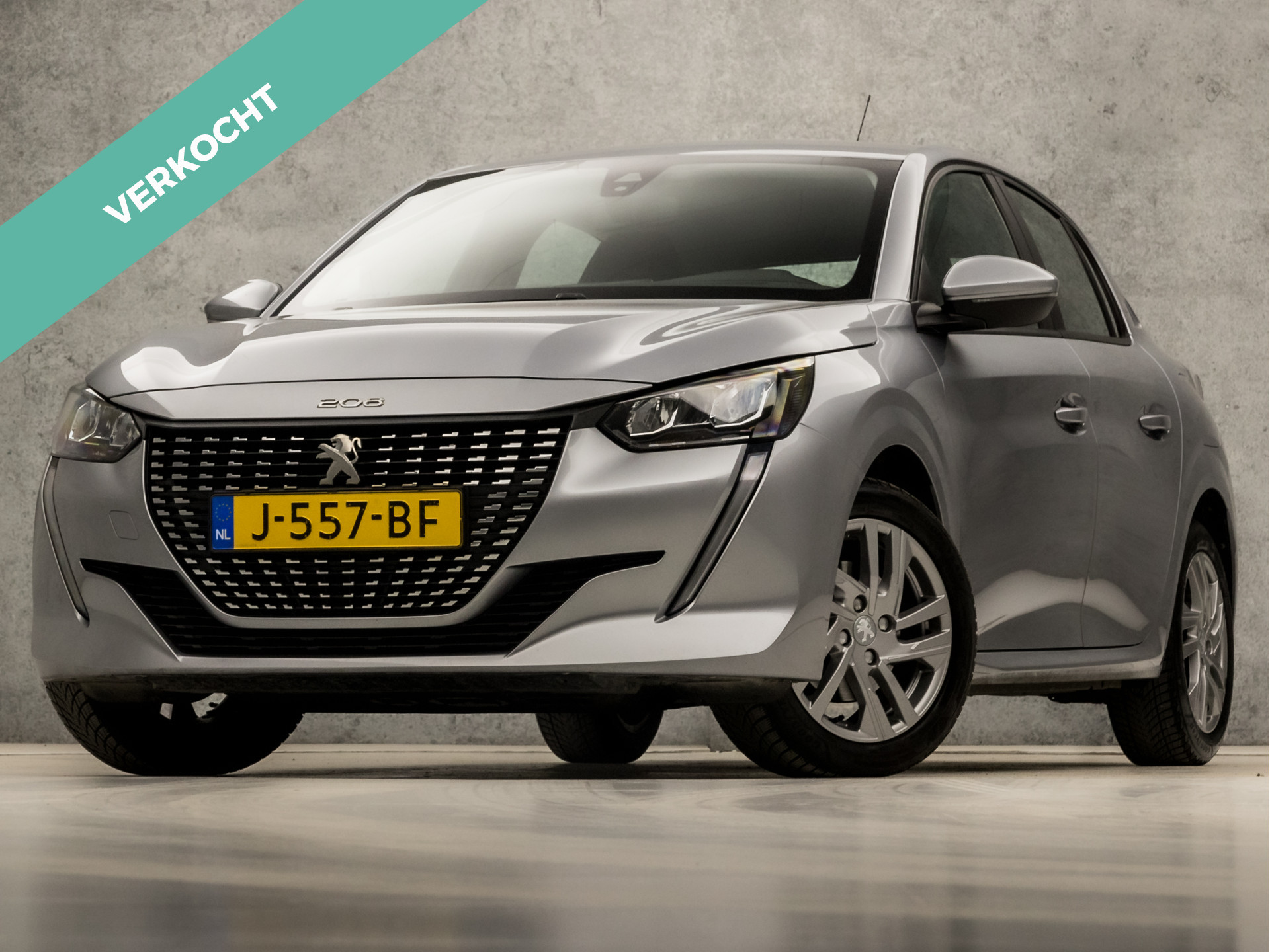 Peugeot 208 1.2 PureTech Sport (APPLE CARPLAY, GROOT NAVI, PARKEERSENSOREN, LED KOPLAMPEN, LM VELGEN, SPORTSTOELEN, NIEUWE APK, NIEUWSTAAT)