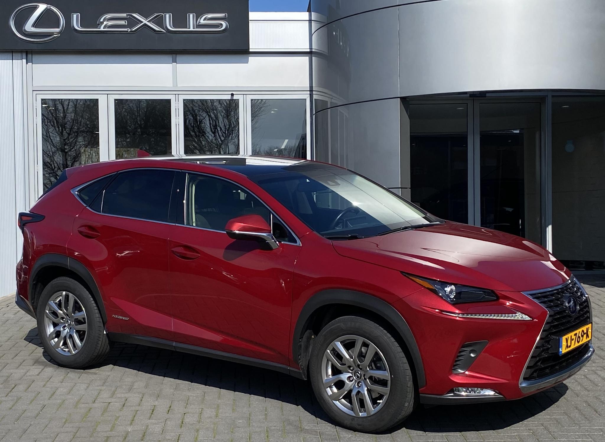Lexus NX 300h AWD Luxury Line NL-AUTO PANODAK STUURVERW STOELVERW EL-ACHTERKLEP CARPLAY