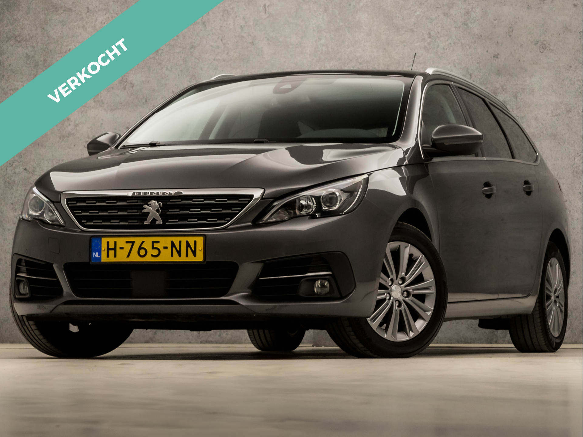 Peugeot 308 SW 1.2 PureTech Sport Deluxe Automaat (PANORAMADAK, APPLE CARPLAY, GROOT NAVI, 360 CAMERA, STOELVERWARMING, LEDER, GETINT GLAS, MASSAGE, DAB+, NIEUWE APK, NIEUWSTAAT)