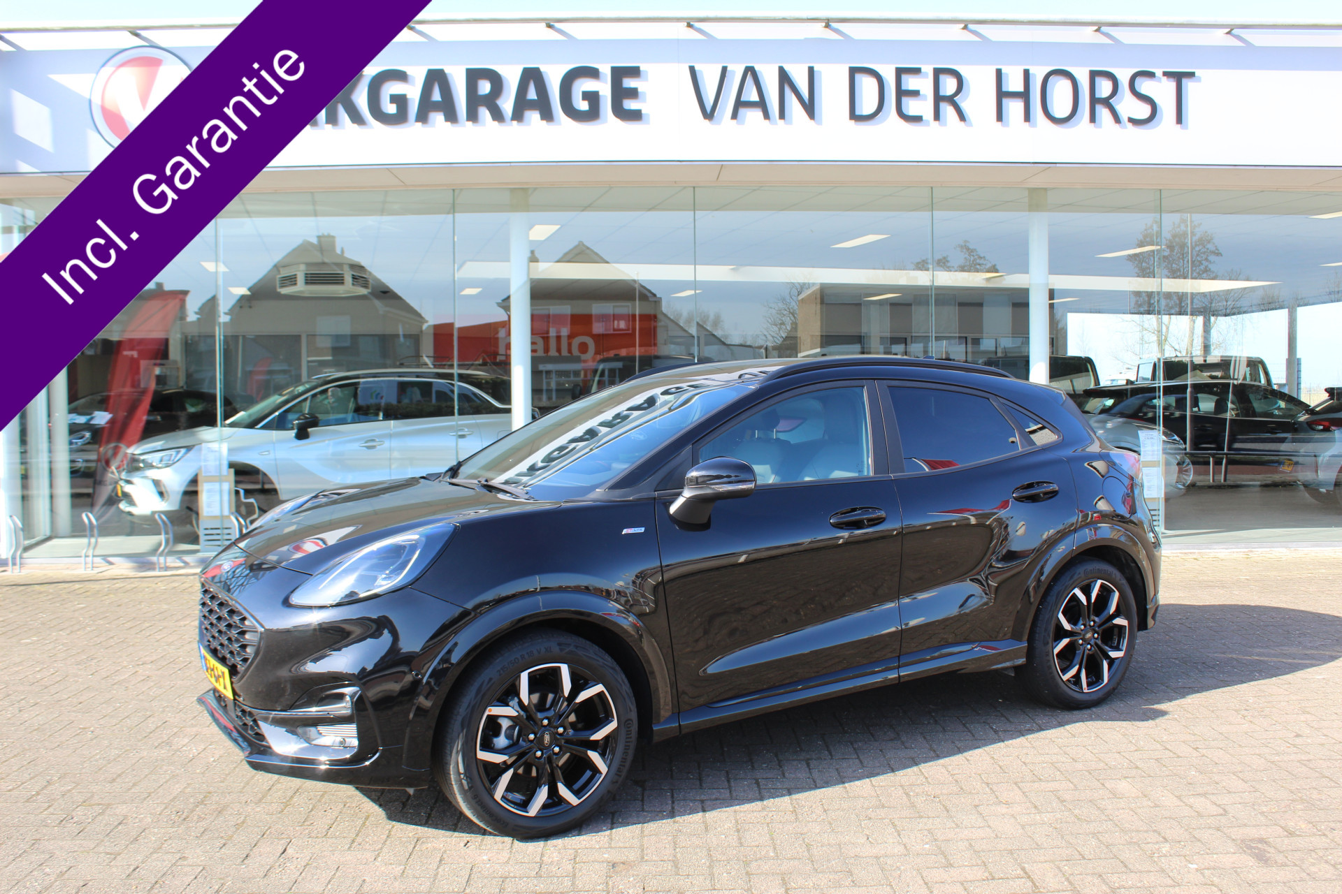 Ford Puma 1.0-125 pk EcoBoost Mild Hybrid ST-Line X AUTOMAAT ! Gun uzelf het plezier en comfort van een automaat ! Ca. €. 10.000,- beneden de nieuwprijs ! Cruise Control, Climate Control, Achteruitrijcamera, Parkeersensoren v+a, metallic lak, LM wielen, Navigatie, Telefoonvoorb., etc.