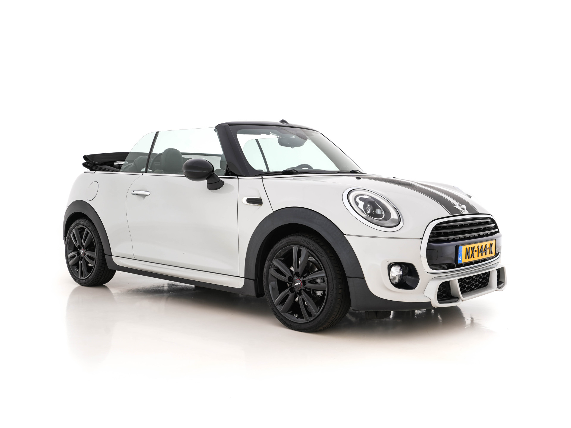 MINI Cooper Cabrio Mini 1.5 Chili Serious Business JCW-Sport-Pack *LEATHER-MICROFIBRE | HARMAN/KARDON-AUDIO | FULL-LED | SPORT-SEATS | AMBIENT-LIGHT | HEATED-SEATS | ECC | PDC | CRUISE | NAVI-FULLMAP | AIRSCARF | 17''ALU *