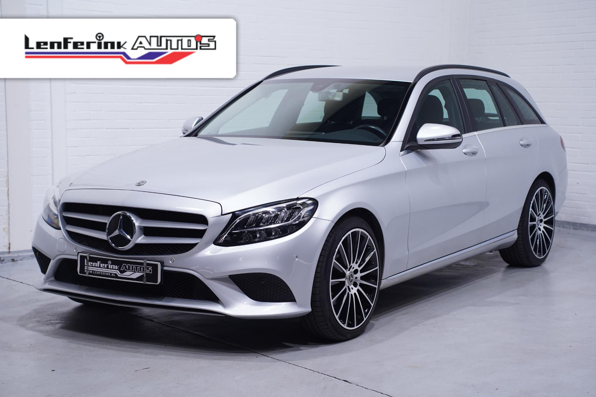 Mercedes-Benz C-Klasse C 180 CDi Business Line Navi Sportstoelen Led koplampen 19-Inch Clima Stoelverwarming Camera Apple Carplay