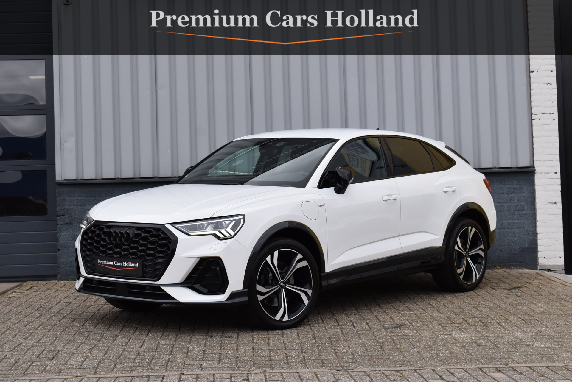 Audi Q3 Sportback 45 TFSI e S-Line 245 Pk Black Ed Navi Camera Leder Trekhaak Matrix