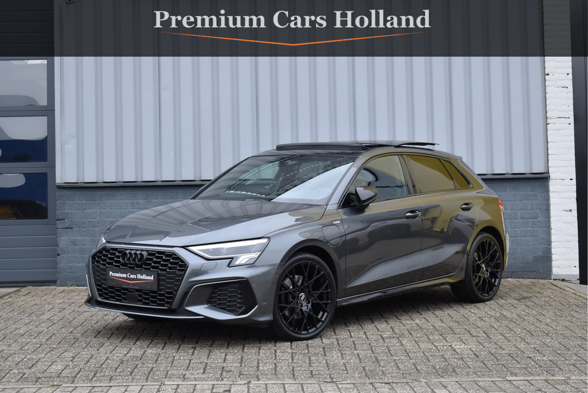 Audi A3 Sportback 40 TFSI e S-Line Black Ed Pano Navi Sfeer ACC Full Led Camera 19 Inch RS3