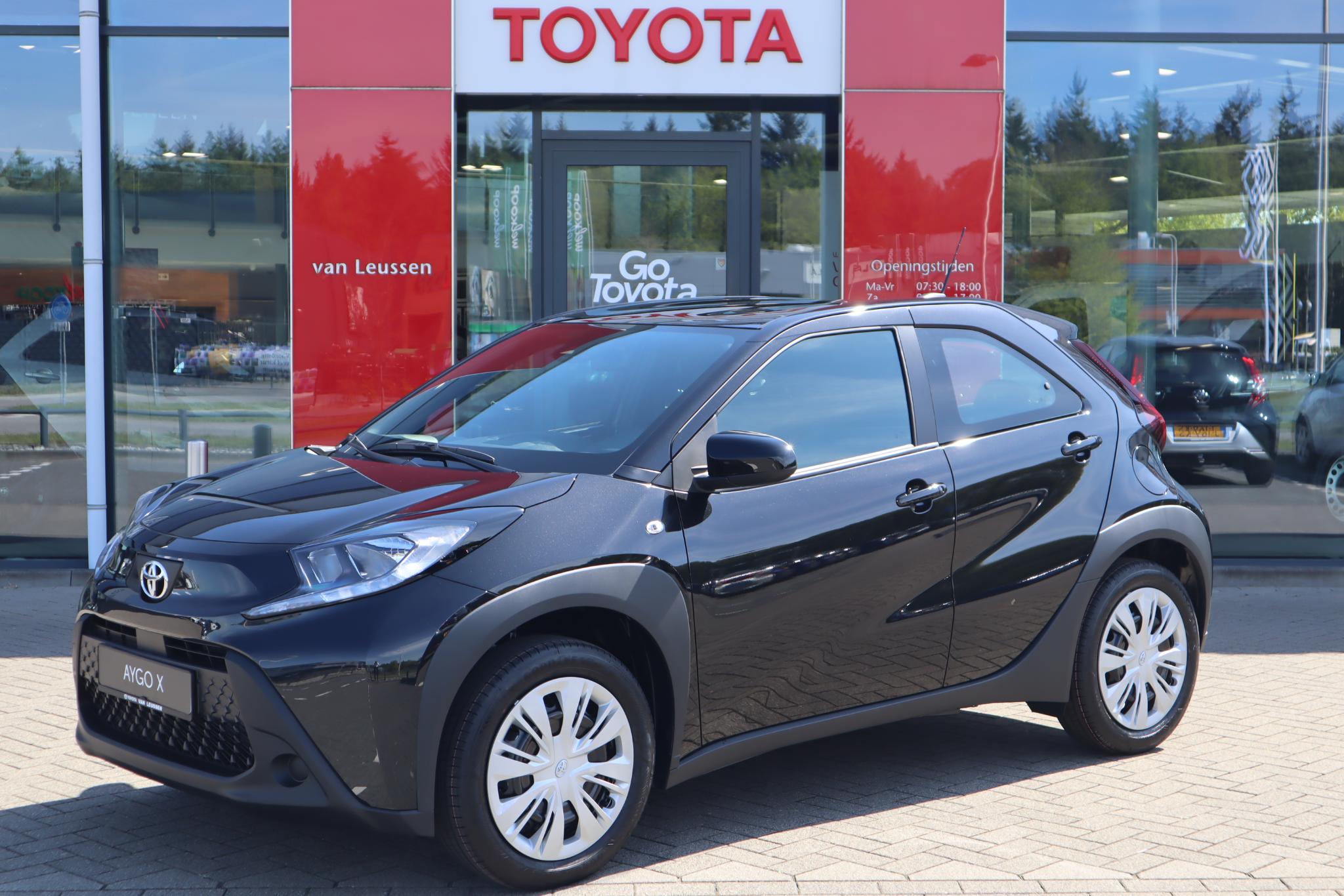 Toyota Aygo X PLAY AUTOMAAT NIEUW DIRECT LEVERBAAR! AD-CRUISE AIRCO APPLE/ANDROID CAMERA BLUETOOTH HOGE ZIT