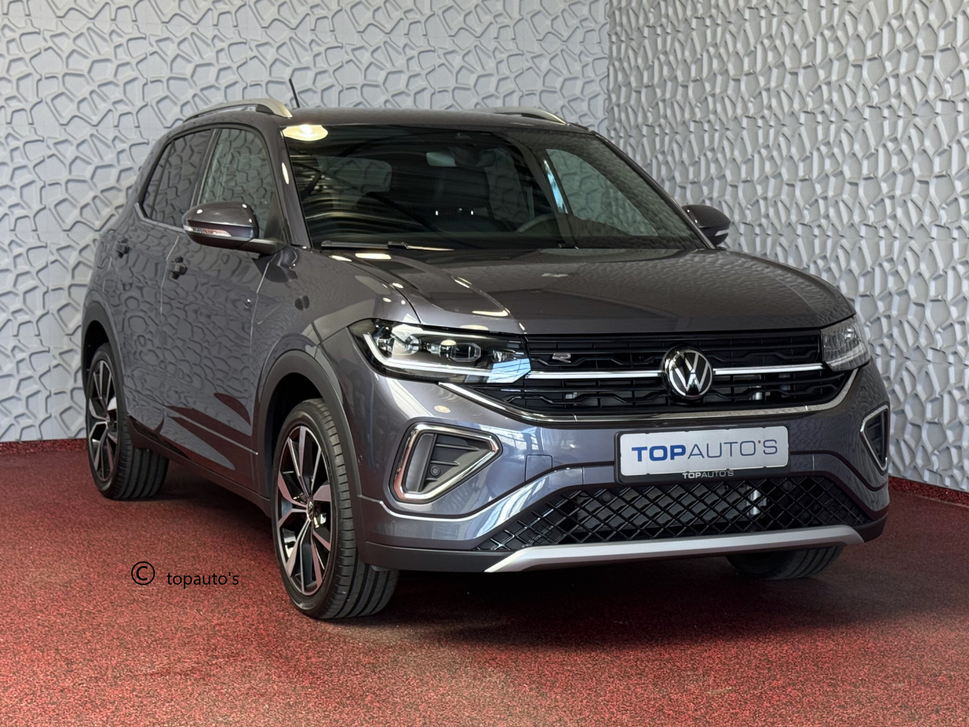 Volkswagen T-Cross 1.5 TSI 150PK R-LINE EDITION LED 18''LMV IQ CAMERA STOELVERW 2025 "Volkswagen rijden begint bij Topautos.nl – 75 topmodellen direct op voorraad!"