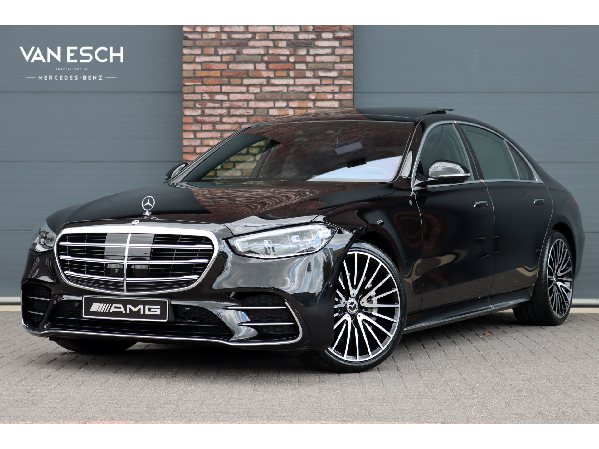 Mercedes-Benz S-Klasse 450d 4MATIC Lang AMG Line Aut9 | Airmatic | Chauffeurspakket | Achterasbesturing | Augmented HUD | Distronic+ | Burmester | Exclusief Nappa Leder | 3D-Display | Vlakkenverwarming | Zonweringspakket |