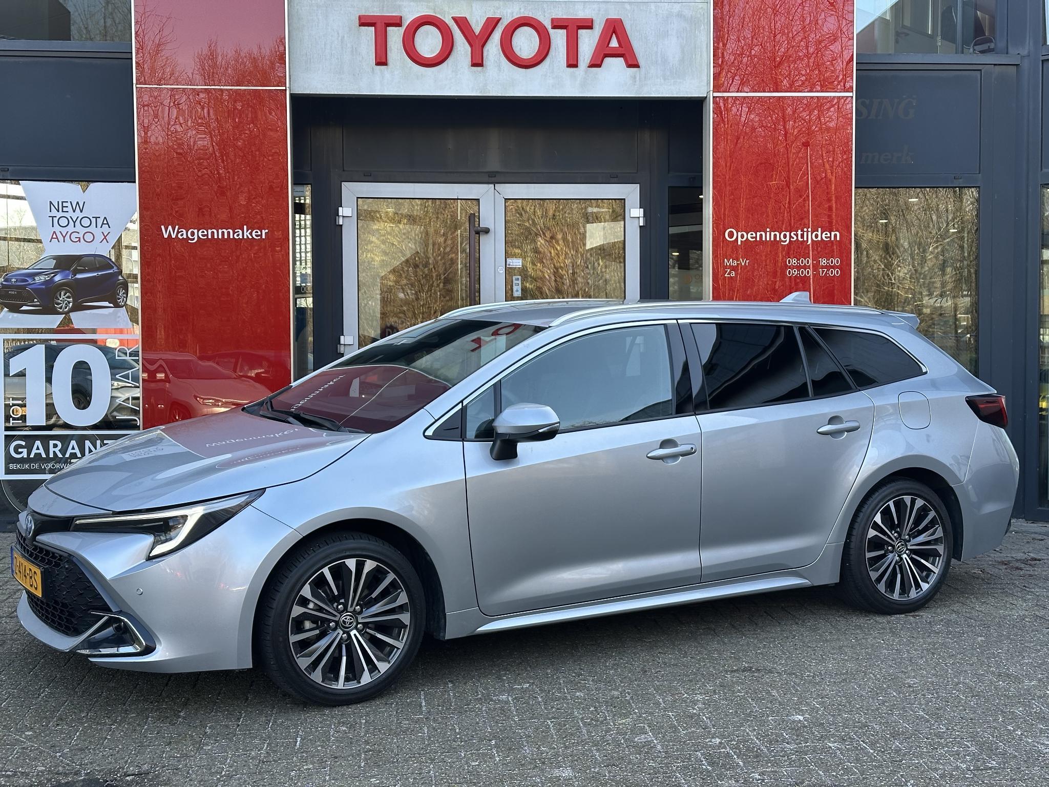 Toyota Corolla Touring Sports HYBRID 140 DYNAMIC NL-AUTO EL-ACHTERKLEP STOELVERW KEYLESS GETINT GLAS PARK-SENSOREN BI-LED NAVI