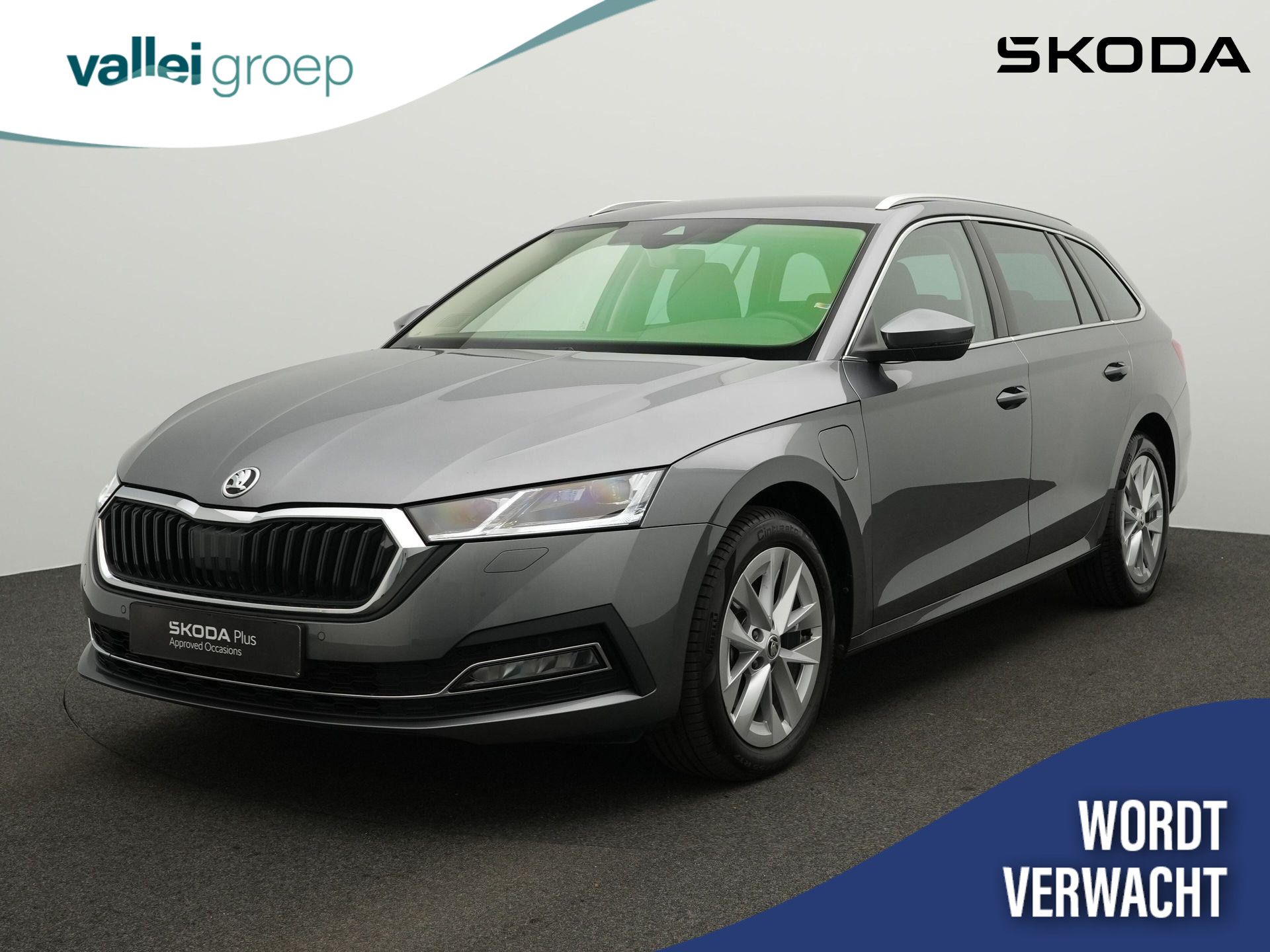 Škoda Octavia Combi 1.4 TSI 204 pk DSG iV PHEV Business Edition | Trekhaak | Matrix LED | Adaptief onderstel | Achteruitrijcamera | Navigatie