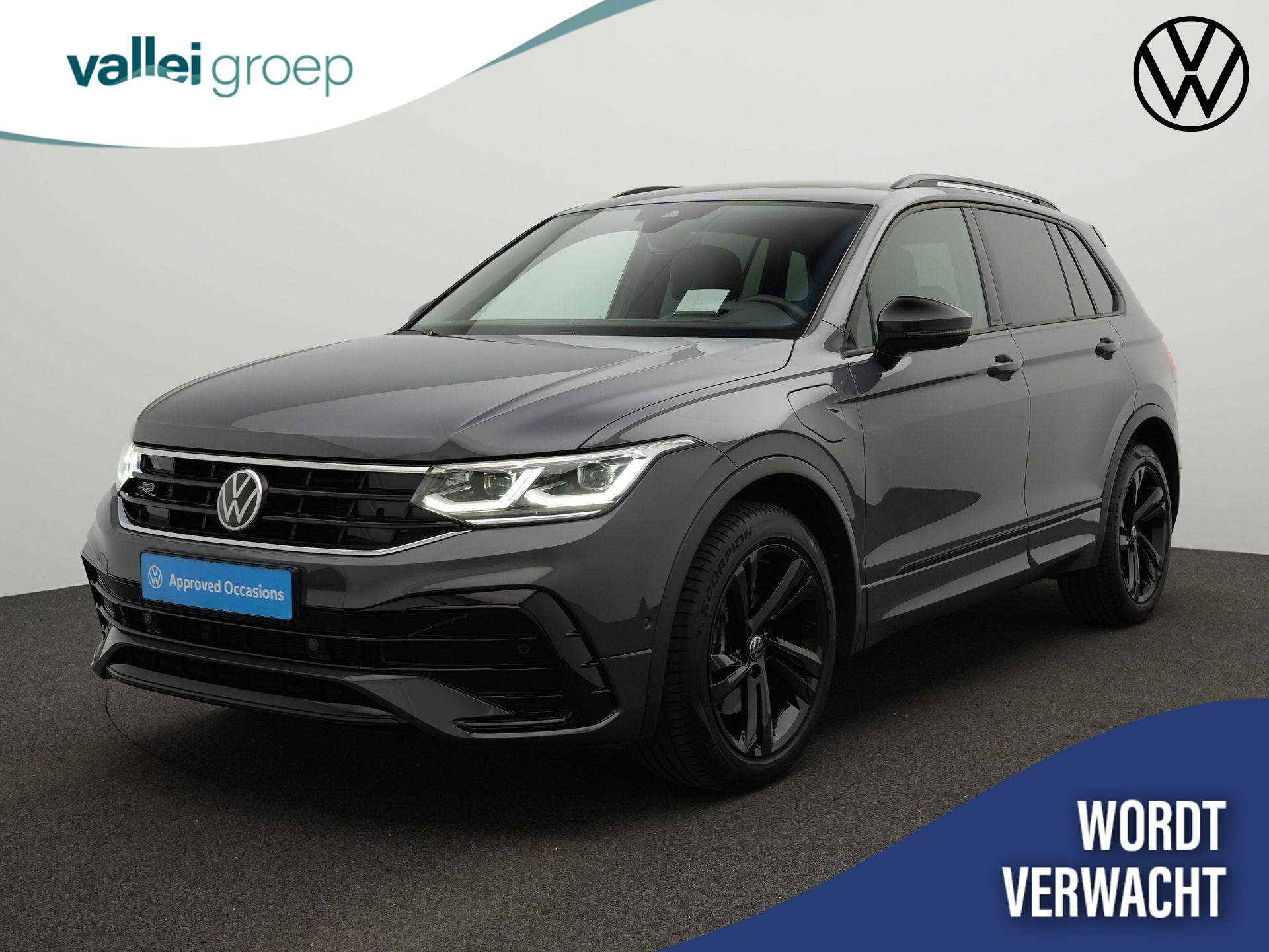 Volkswagen Tiguan 1.4 TSI 245 pk DSG eHybrid R-Line Business+ | IQ Light | Adaptief onderstel | Head-up display | Stuur-/stoelverwarming