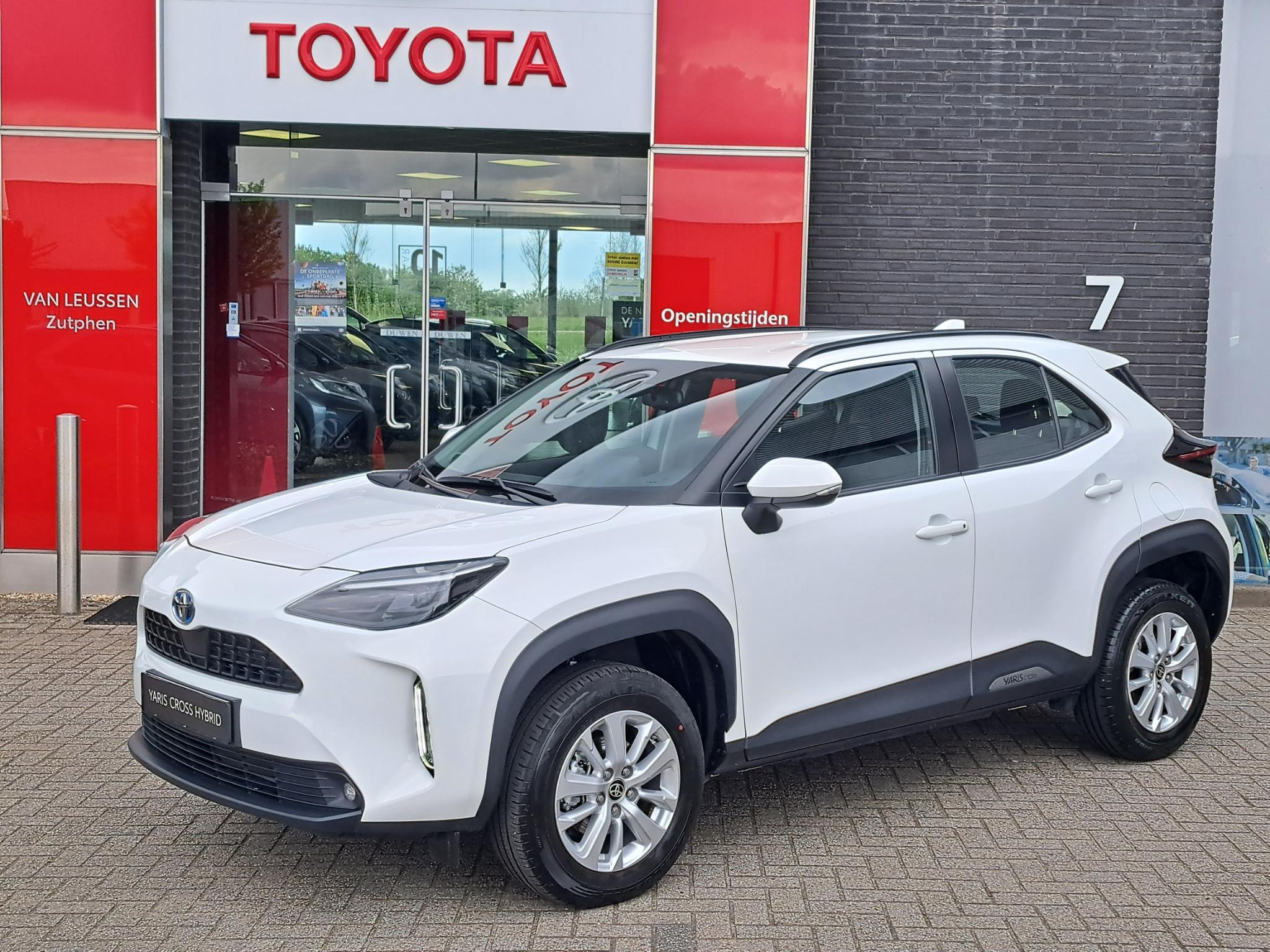 Toyota Yaris Cross 1.5 HYBRID DYNAMIC EL-ACHTERKLEP NAVI STOELVERW. DRAADLOOS-LADEN APPLE/ANDROID