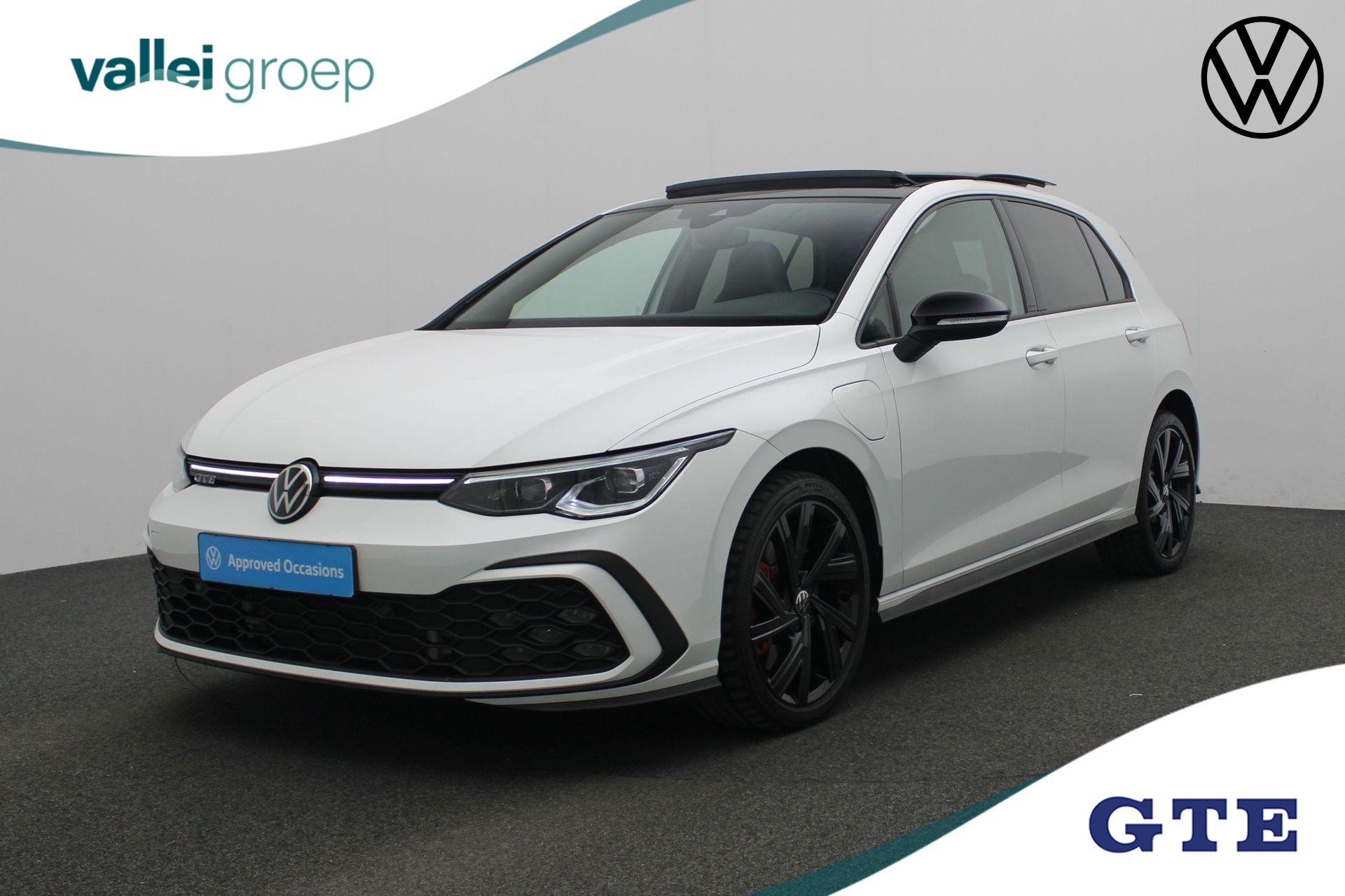Volkswagen Golf 1.4 245 pk DSG eHybrid GTE | Panoramadak | IQ Light | Achteruitrijcamera | Stoelverwarming | Navigatie