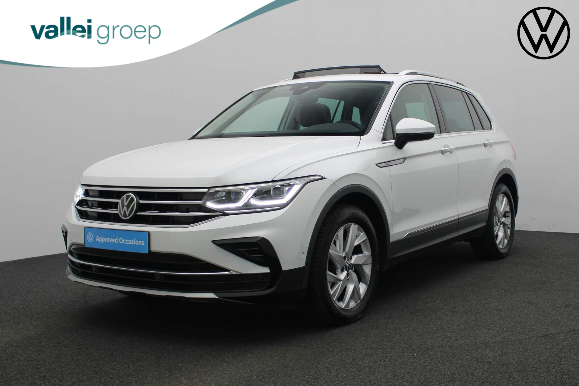 Volkswagen Tiguan 1.5 TSI 150PK DSG Elegance | Pano | Trekhaak | IQ Light | Stoel-/achterbankverwarming | Camera | Navi | ACC | Keyless | Massage | Digital Cockpit Pro