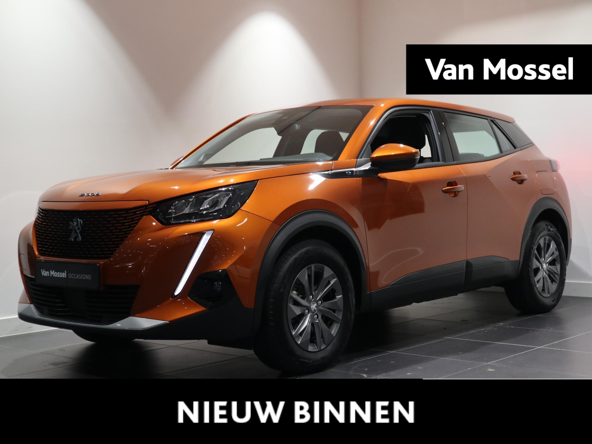 Peugeot e-2008 EV Active 50 kWh | 31.000km! | Navigatie | Apple Carplay/Android Auto | Parkeersensoren