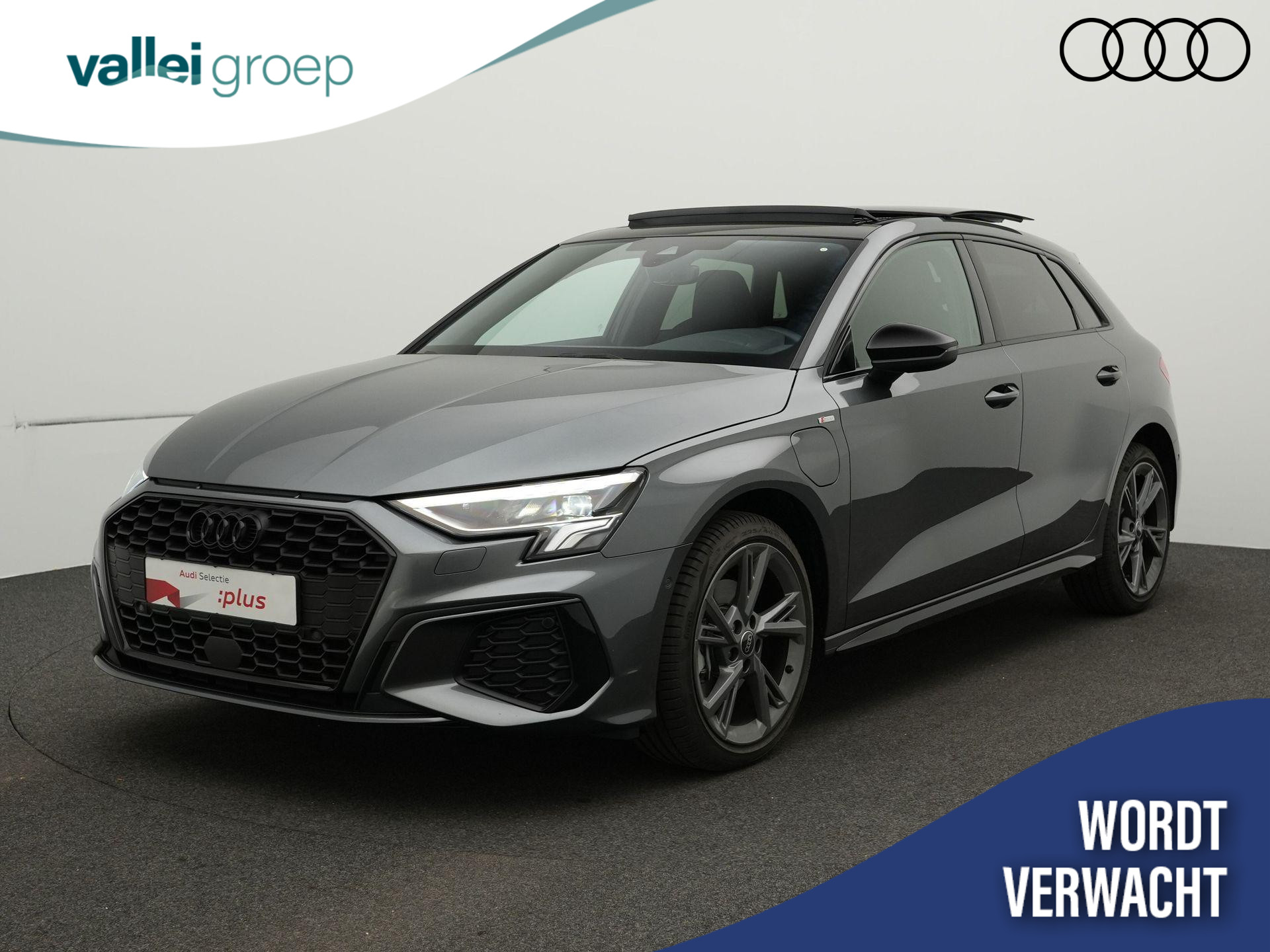 Audi A3 Sportback 40 TFSI e 204 pk S-tronic Edition | Panoramadak | Trekhaak | Adaptive cruise control | Stoelverwarming | Sportstoelen | Audi virtual cockpit plus